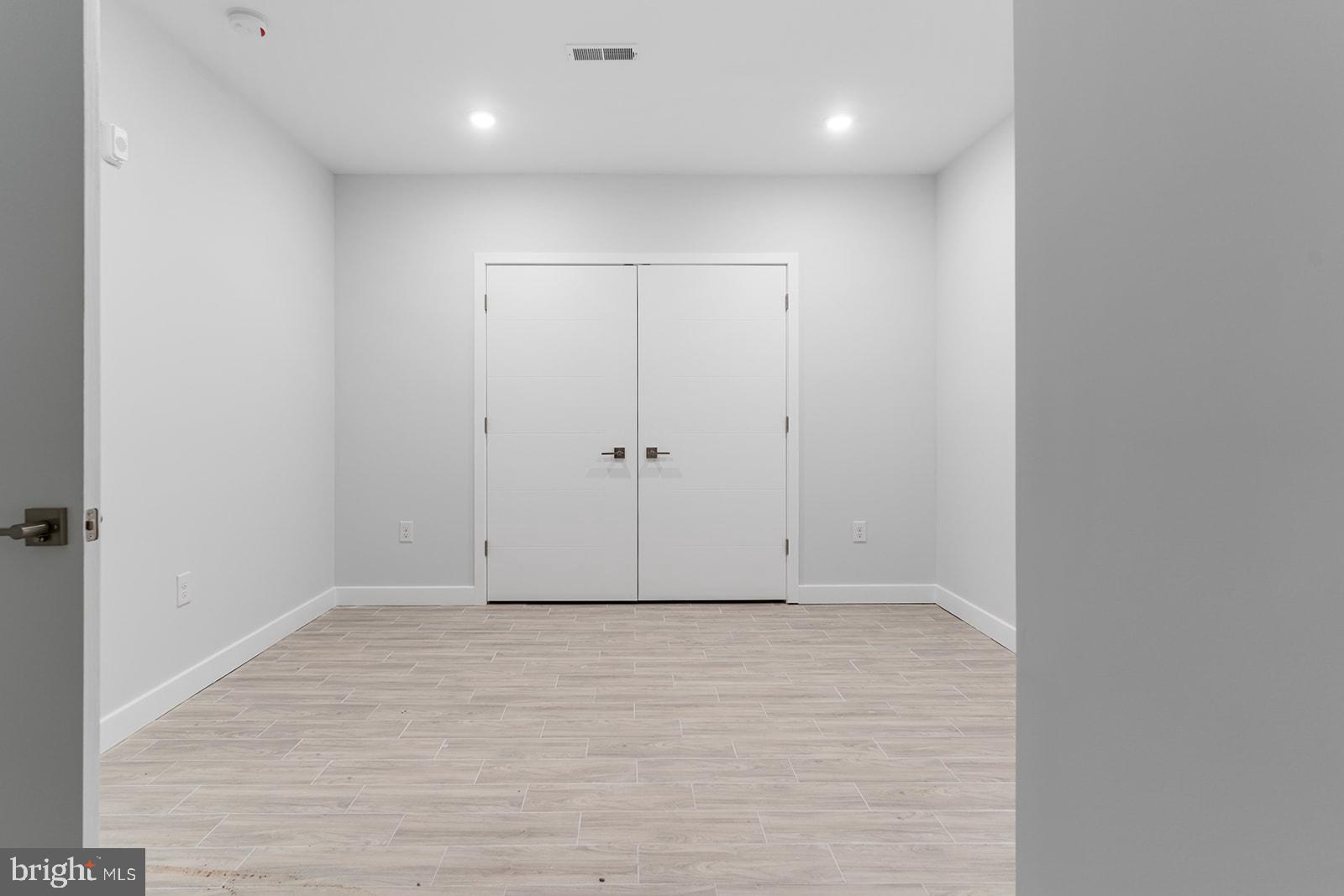 NORRIS SQUARE - Residential Lease