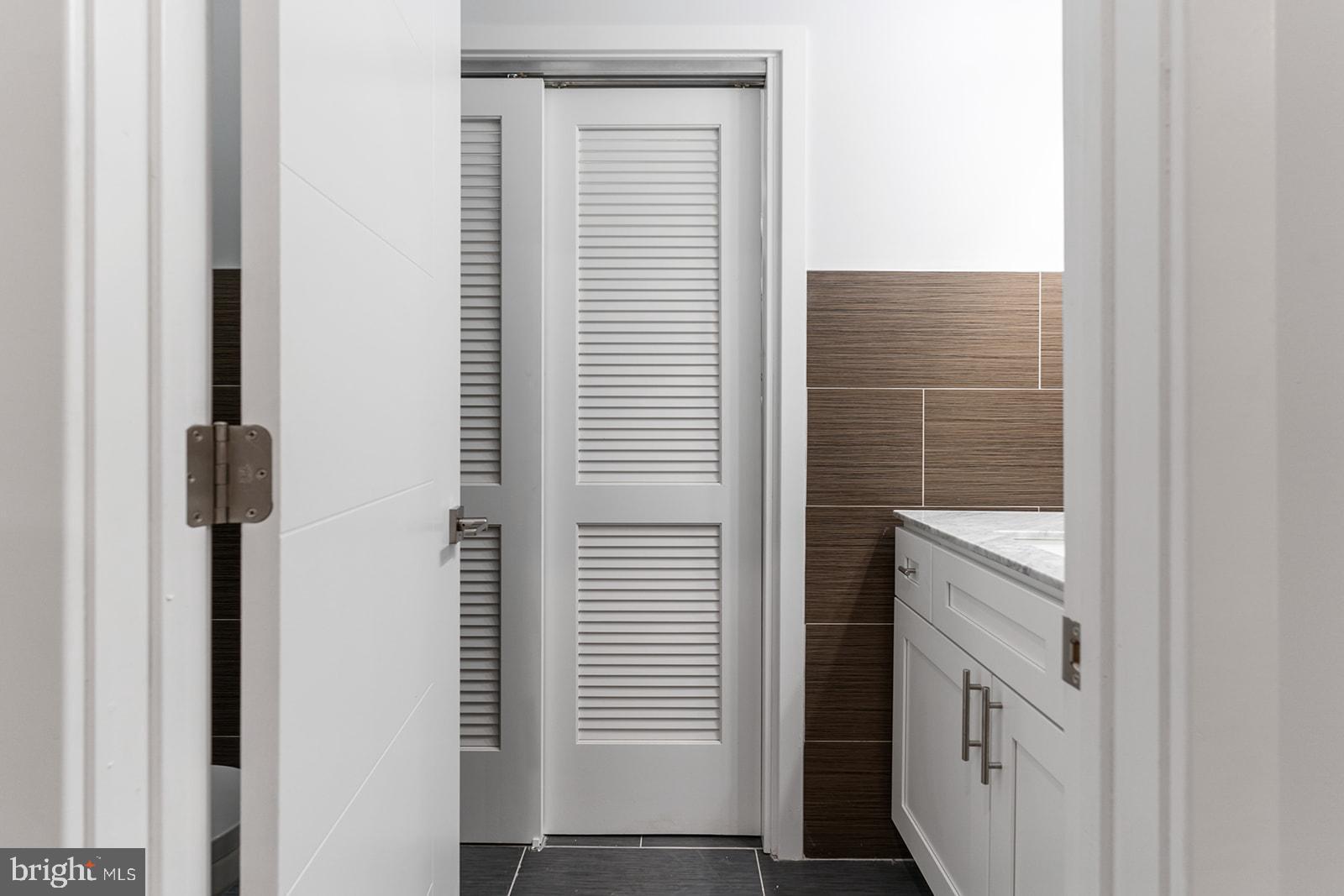 NORRIS SQUARE - Residential Lease