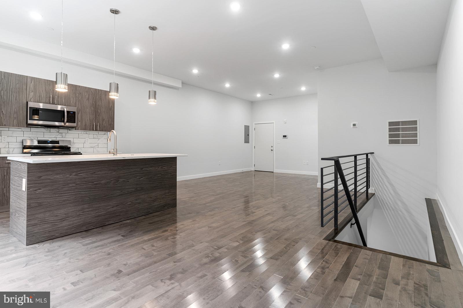 NORRIS SQUARE - Residential Lease