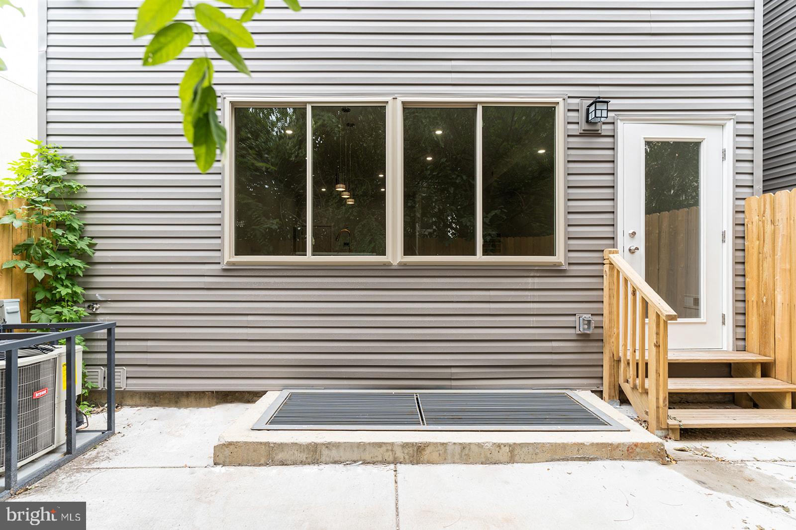 NORRIS SQUARE - Residential Lease