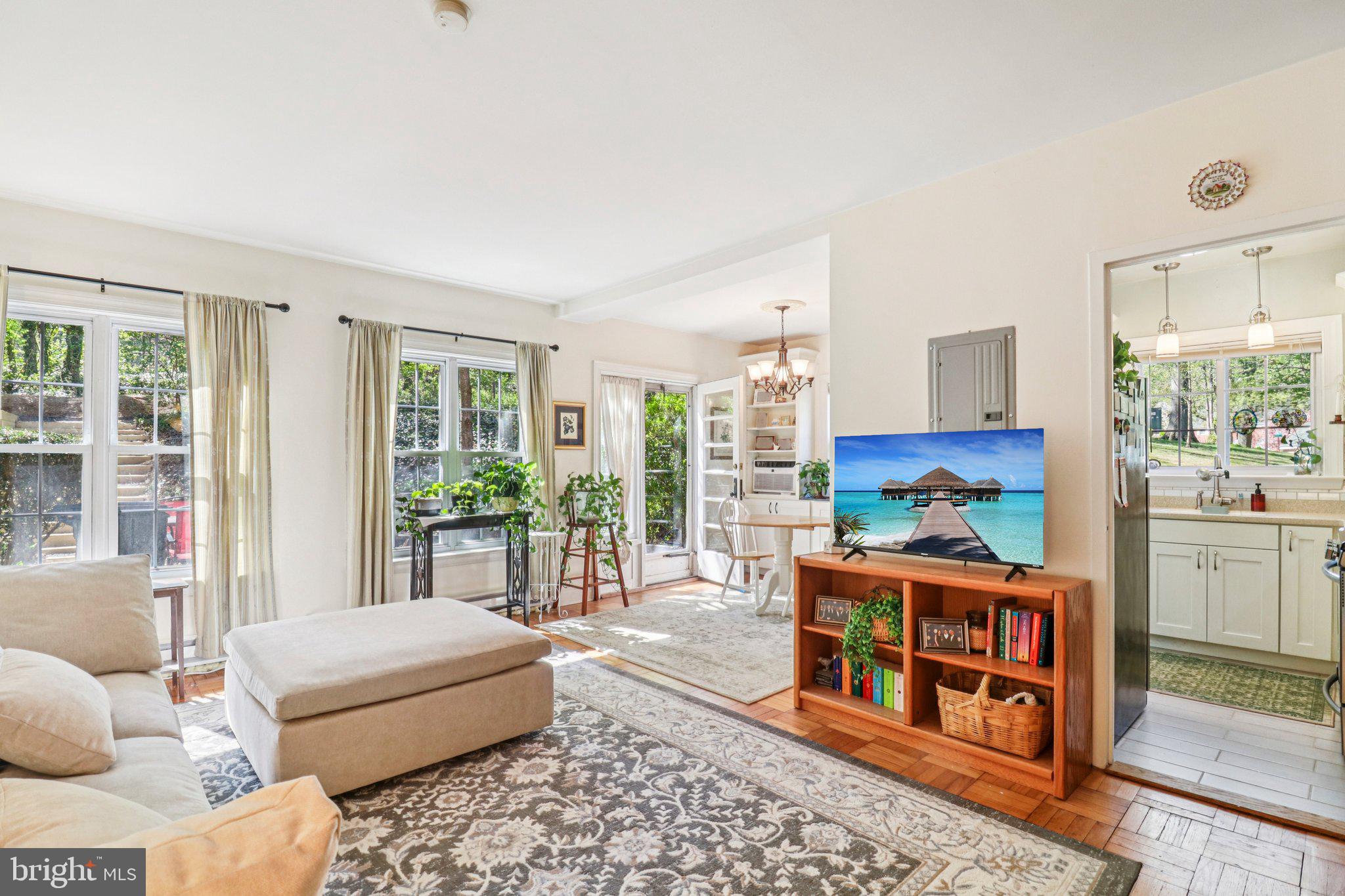 PARK FAIRFAX - Residential