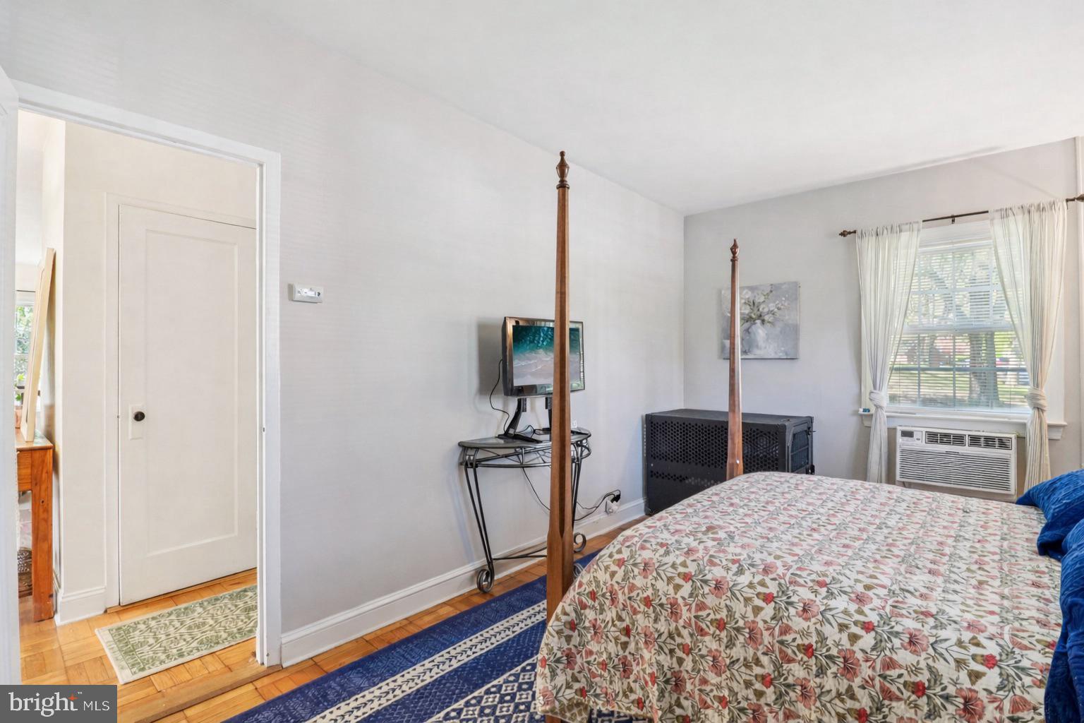 PARK FAIRFAX - Residential