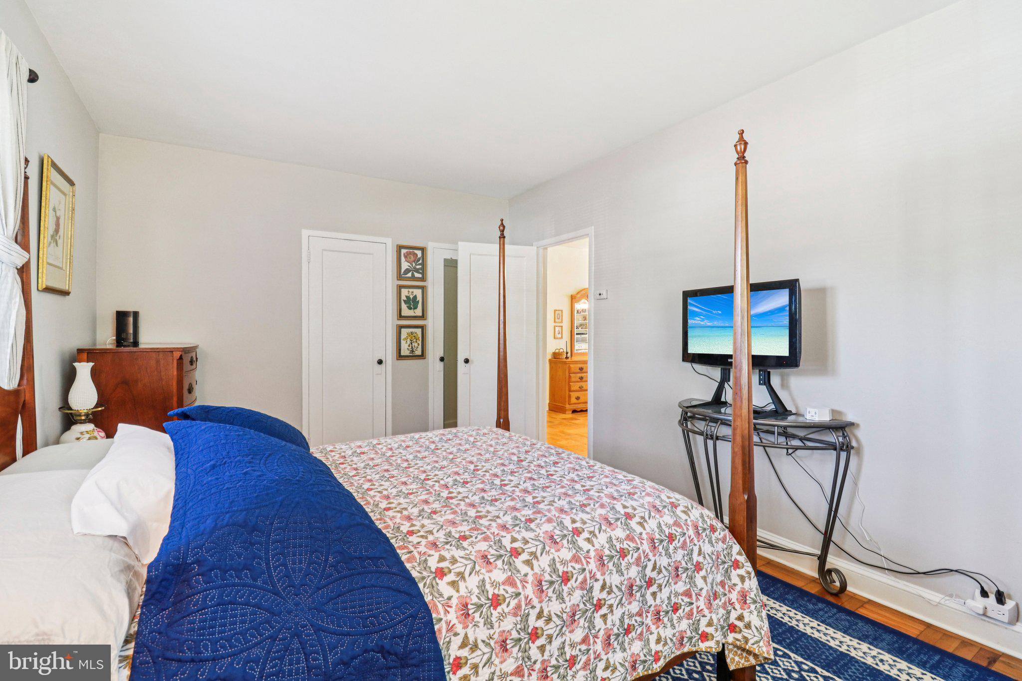 PARK FAIRFAX - Residential