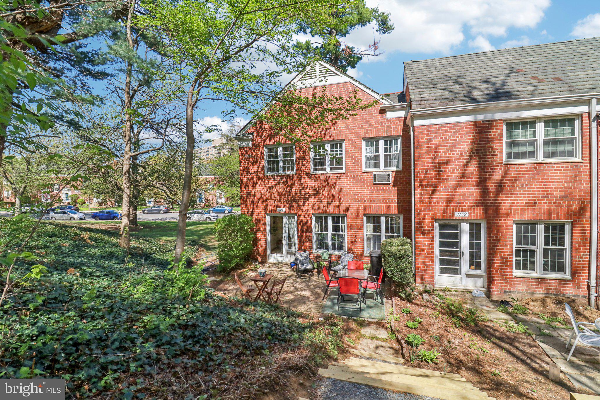 PARK FAIRFAX - Residential