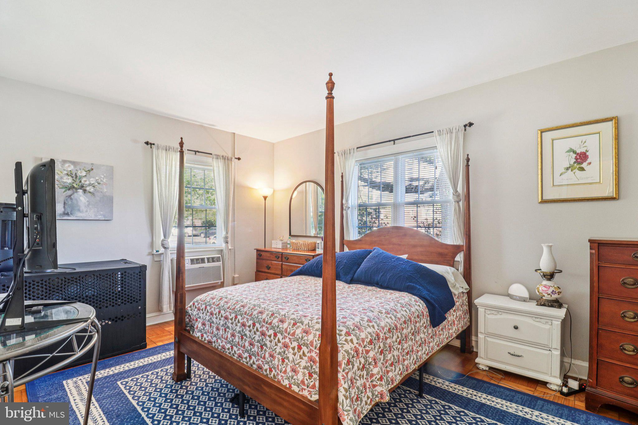 PARK FAIRFAX - Residential