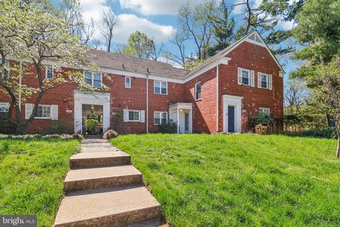 Photo of 1144 Valley Drive, ALEXANDRIA, VA 22302 (MLS # VAAX2058810)