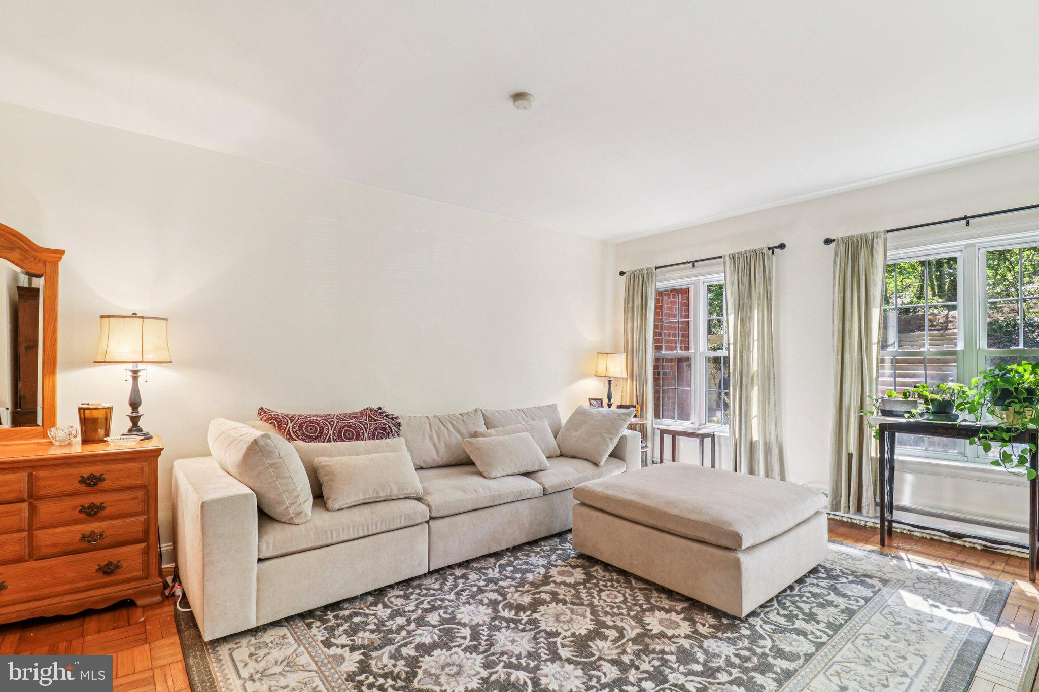 PARK FAIRFAX - Residential