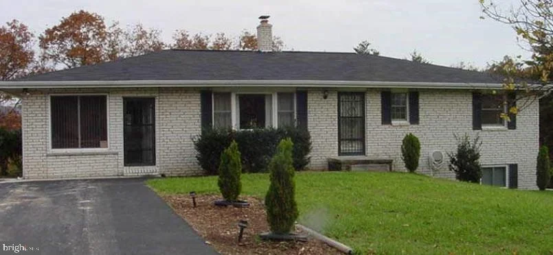410 Old Smith Farm Road, Springfield, WV 26763