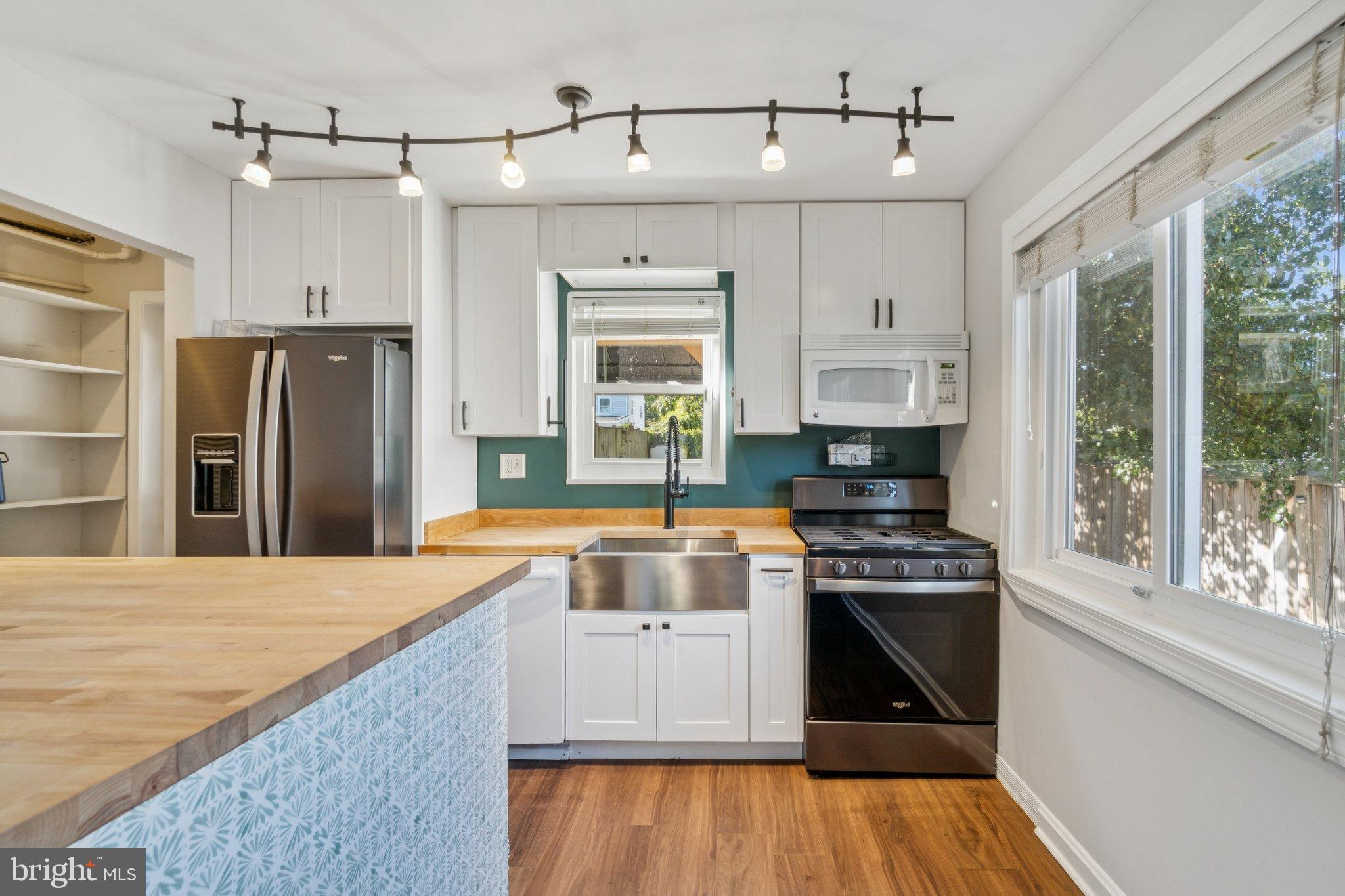 HUNTINGTON - Residential Lease