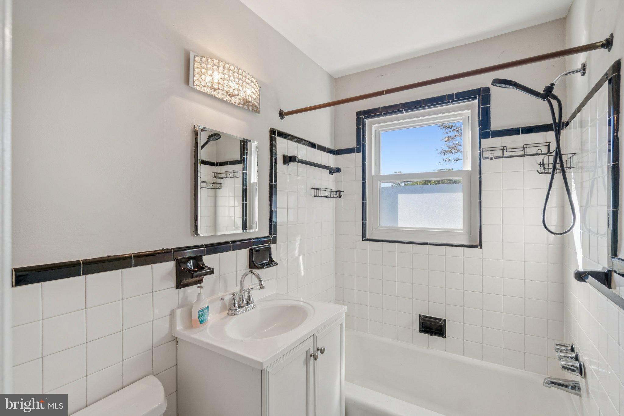 HUNTINGTON - Residential Lease