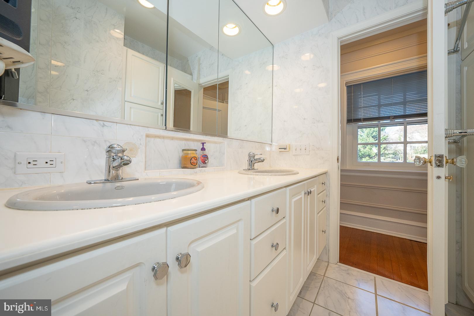 MERION STATION - Residential