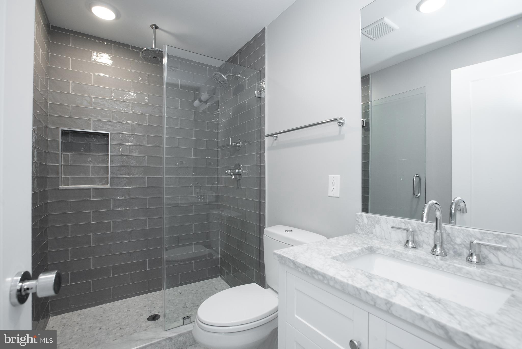 FAIRMOUNT - Residential Lease