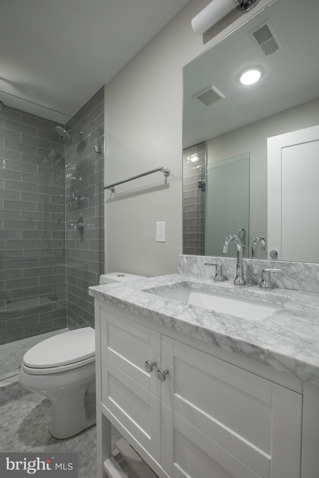 FAIRMOUNT - Residential Lease