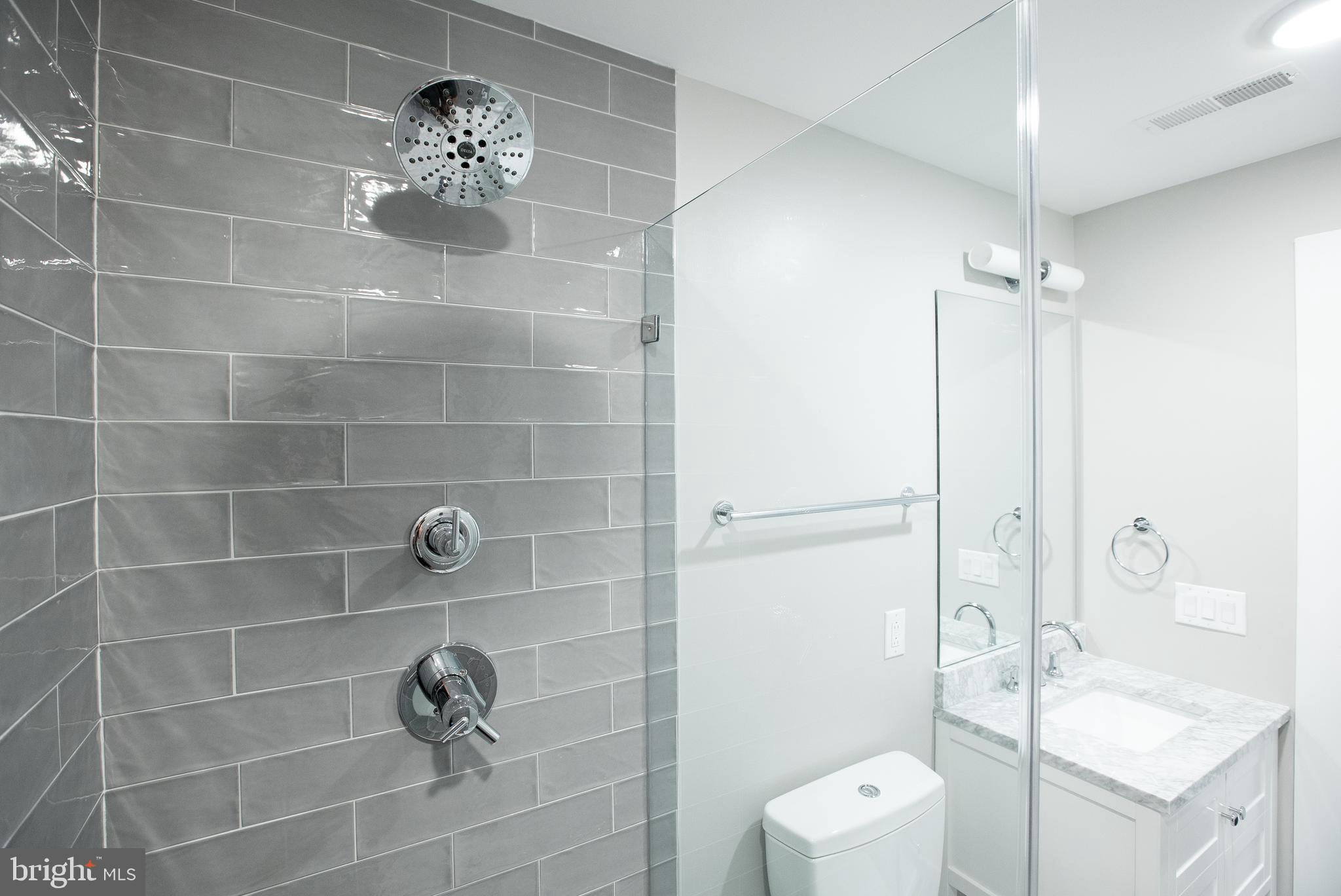 FAIRMOUNT - Residential Lease