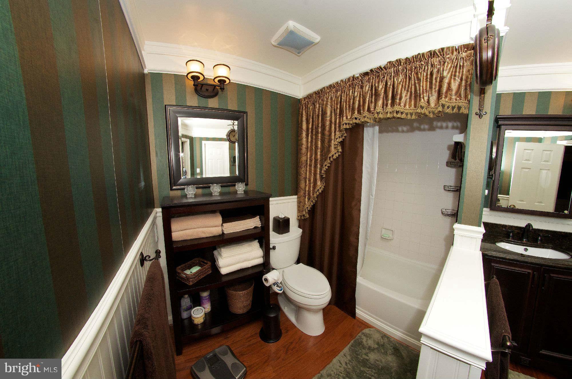 FAIR WOODS - Residential