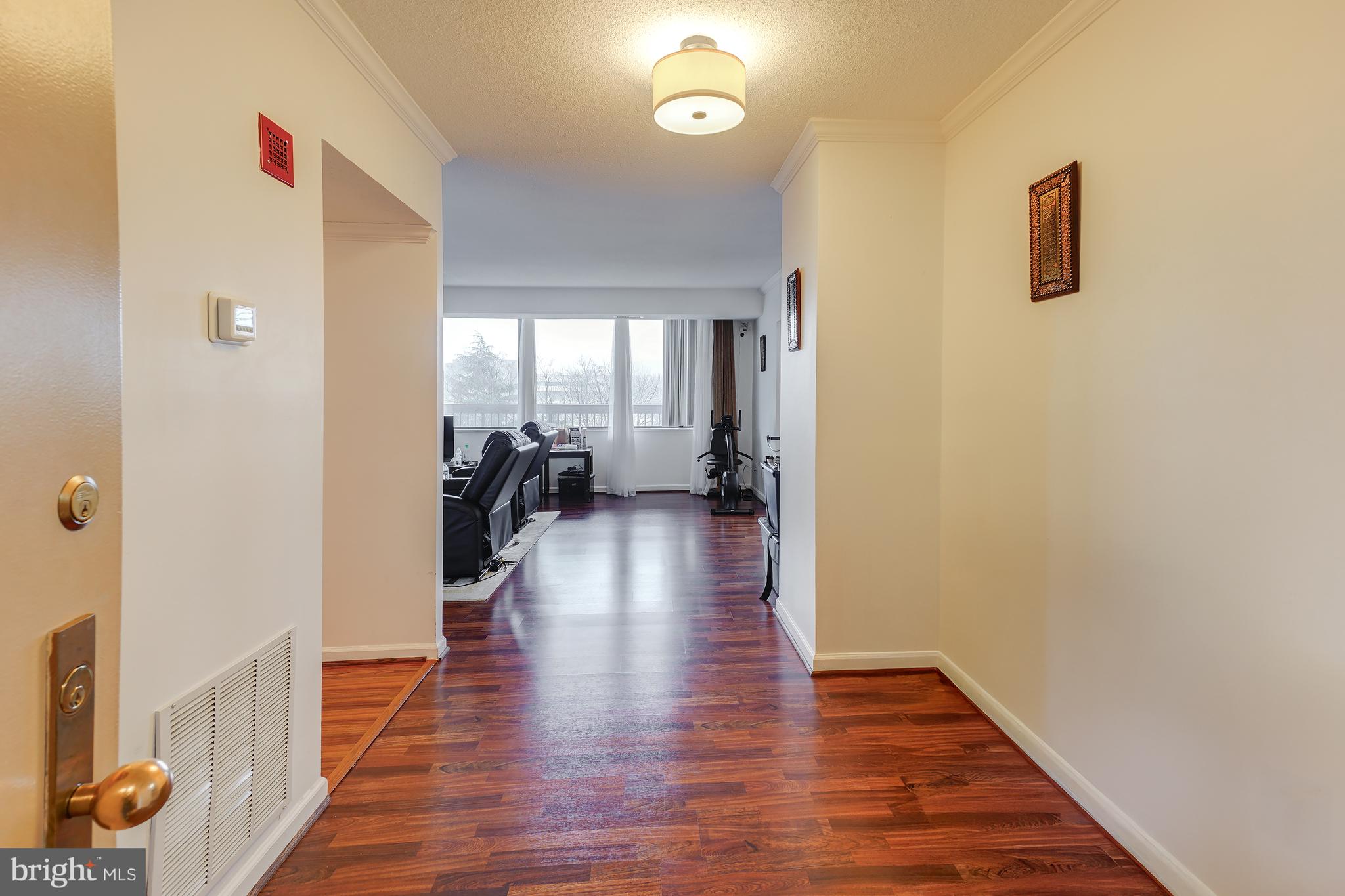 SKYLINE HOUSE - Residential