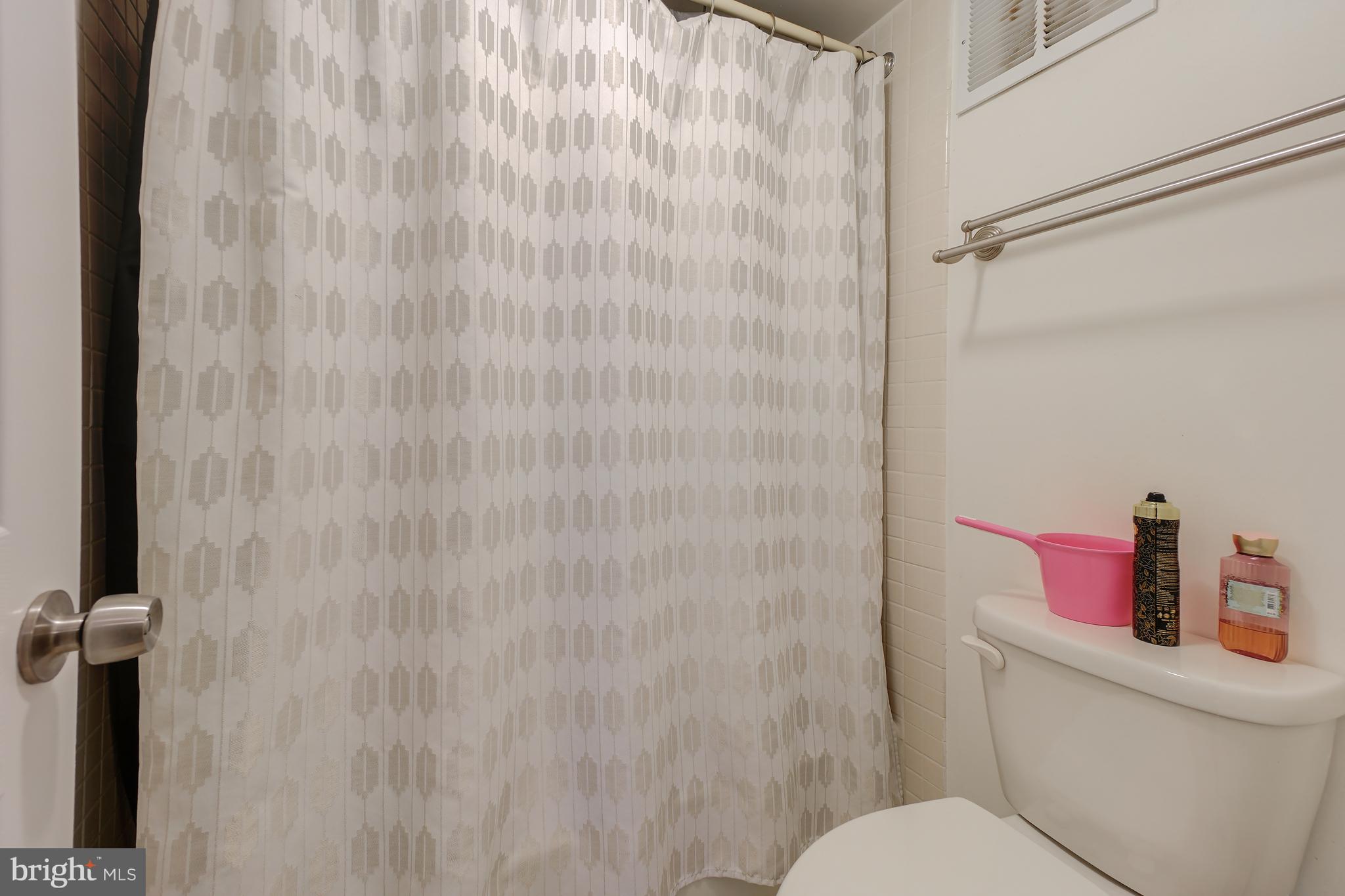 SKYLINE HOUSE - Residential