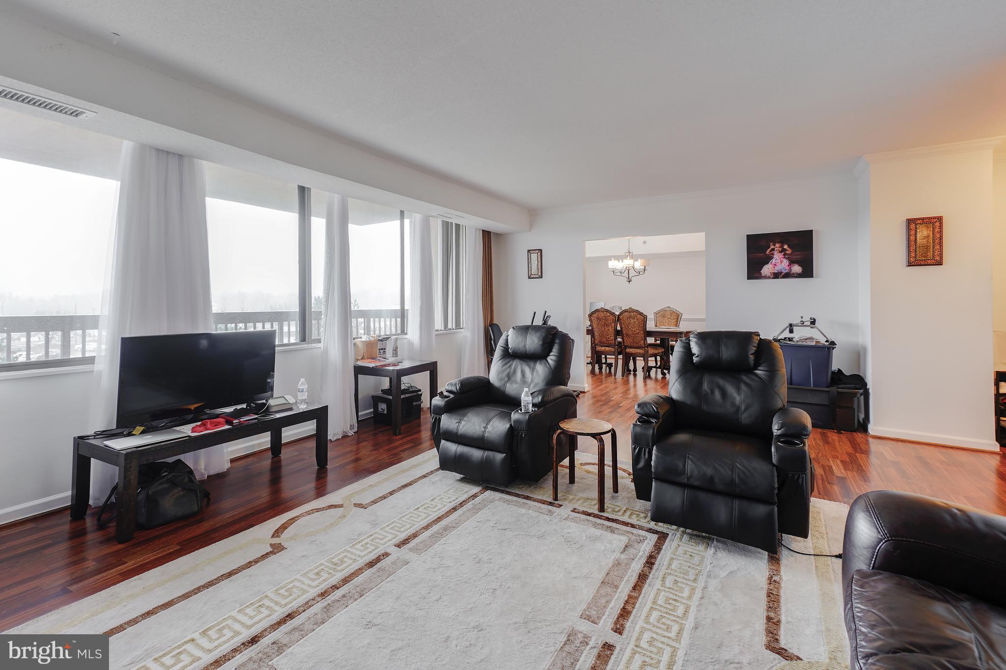 SKYLINE HOUSE - Residential