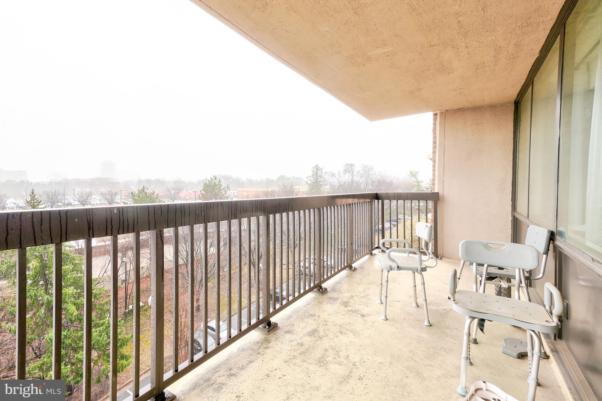 SKYLINE HOUSE - Residential