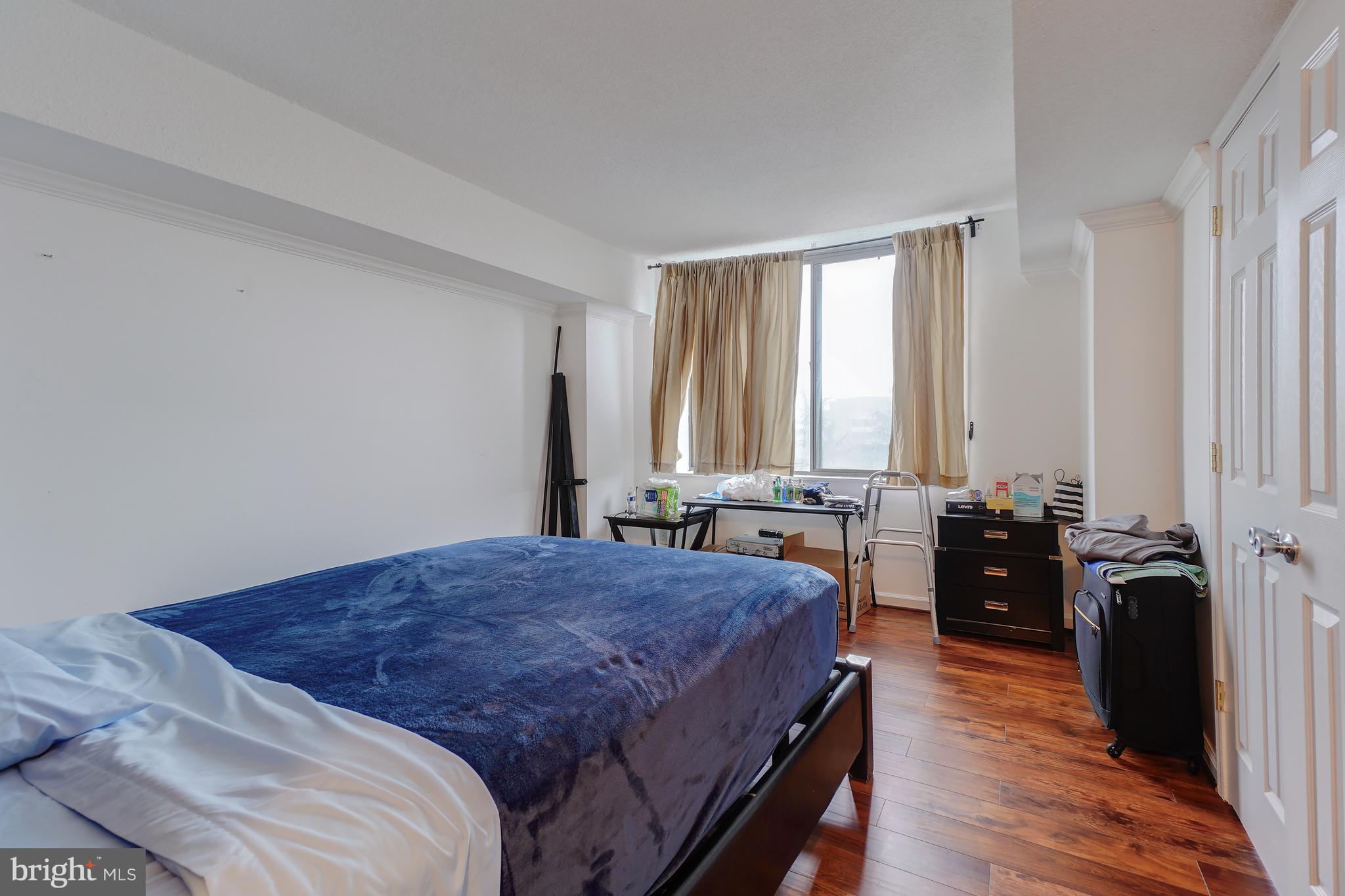 SKYLINE HOUSE - Residential