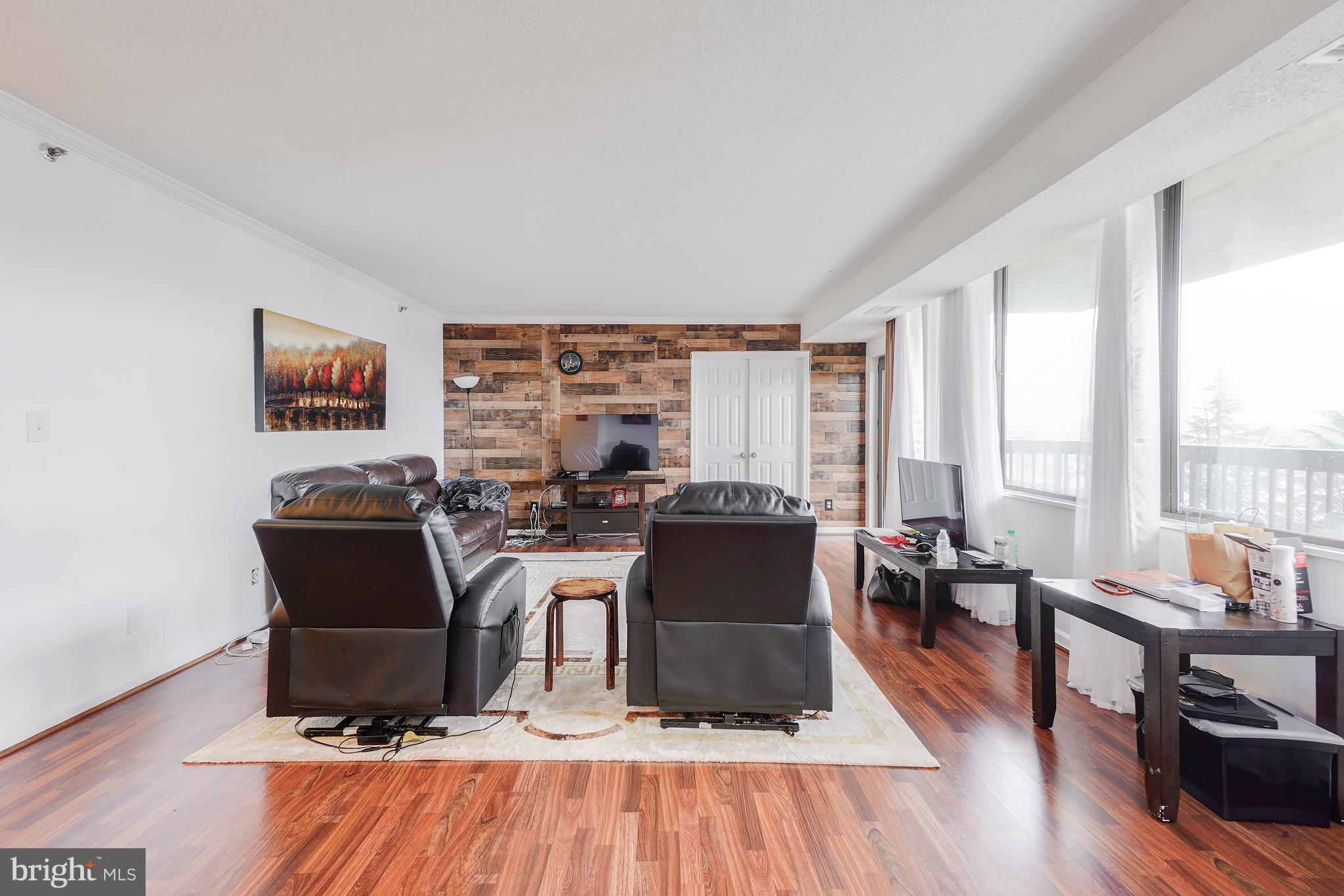 SKYLINE HOUSE - Residential