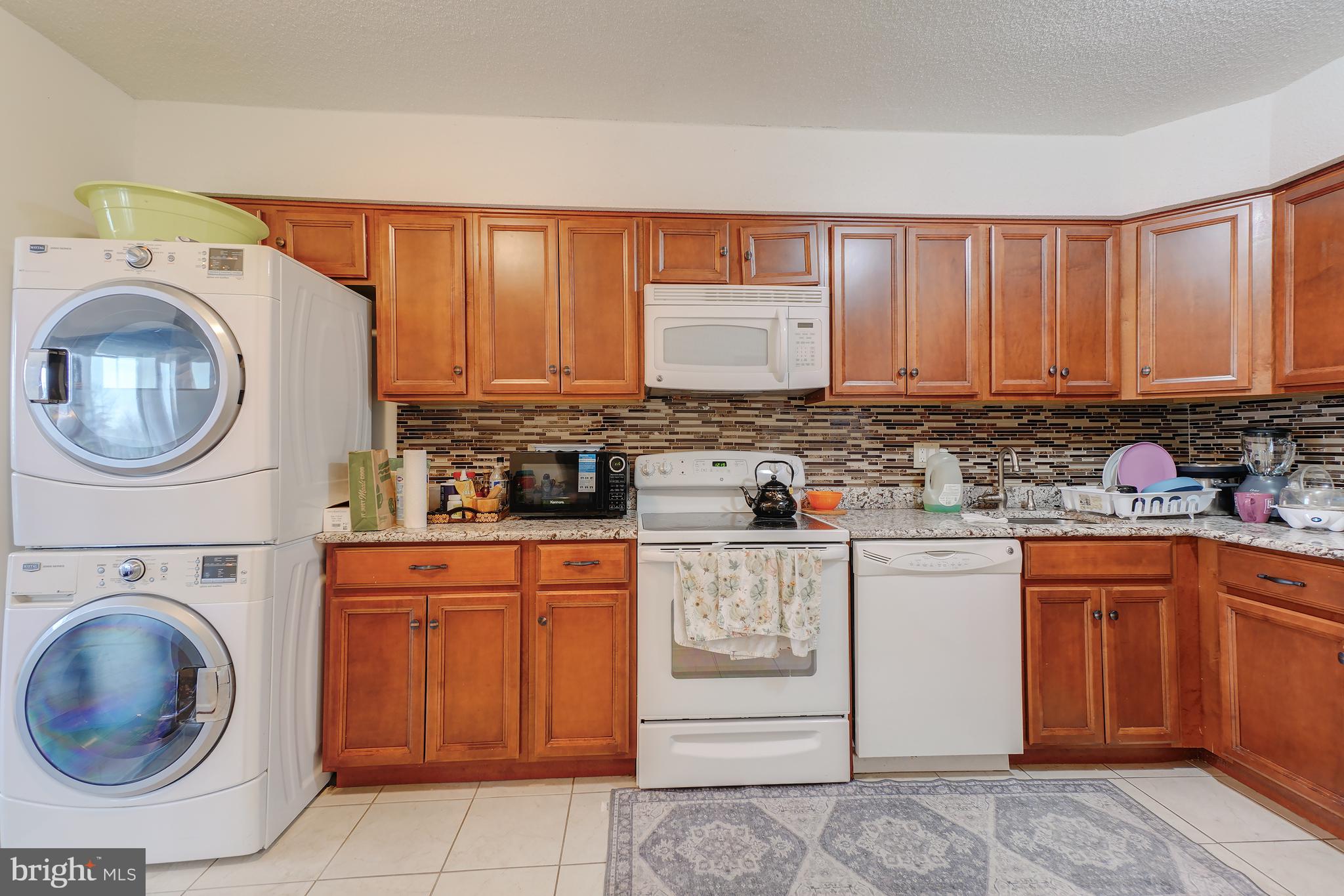 SKYLINE HOUSE - Residential