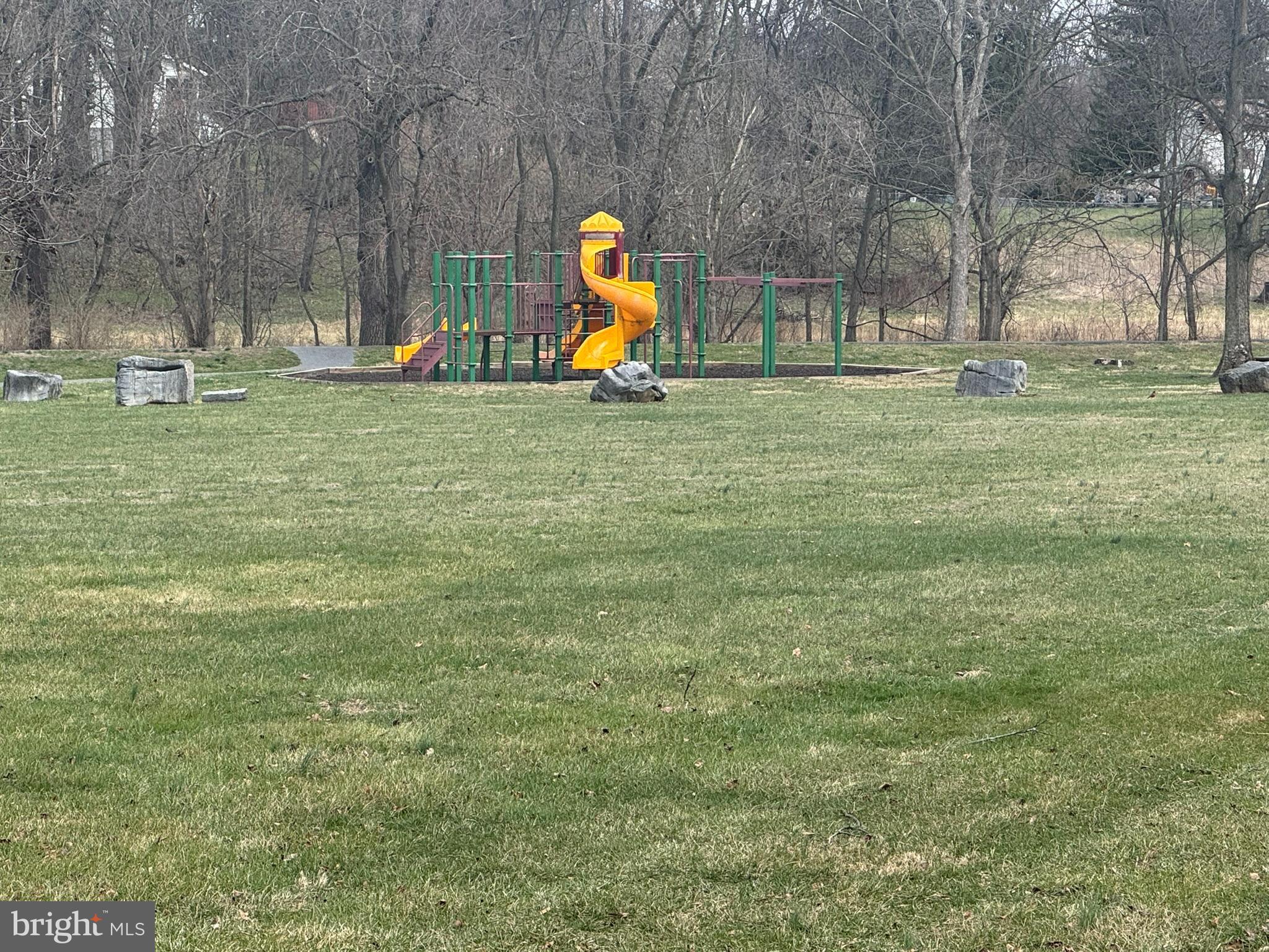 OPEQUON VIEW - Residential