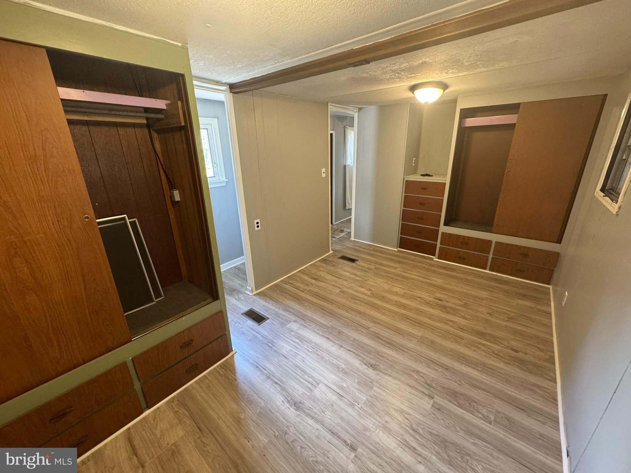 OPEQUON VIEW - Residential