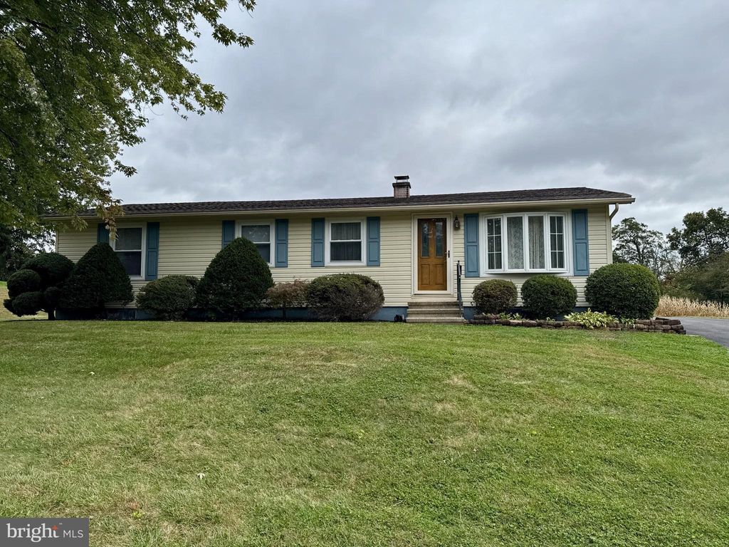 Photo of 37 1st Street, WINDSOR, PA 17366 (MLS # PAYK2091860)