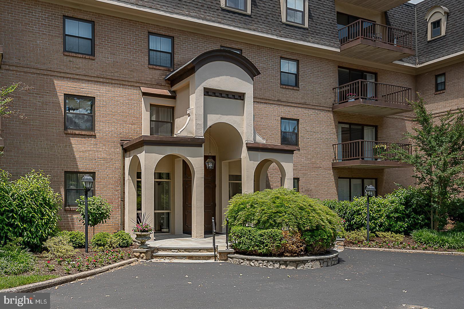 601 MONTGOMERY AVENUE 303