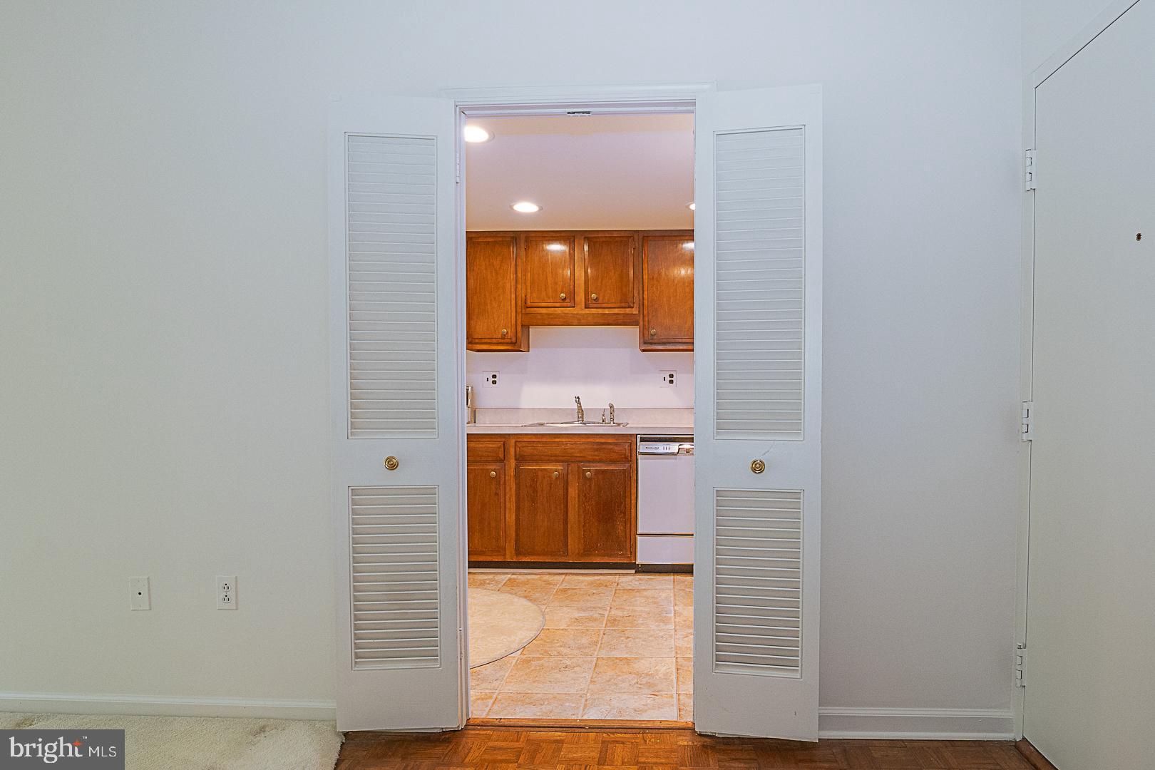601 MONTGOMERY AVENUE 303