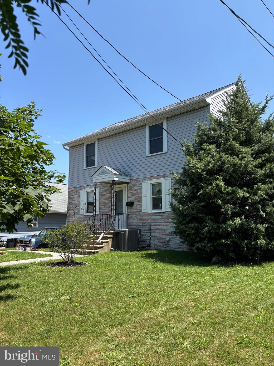 21 N DAVIS AVENUE