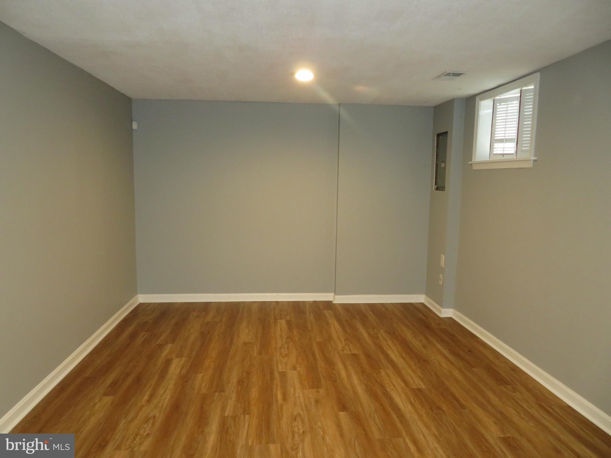 CROFTON SQUARE - Residential Lease