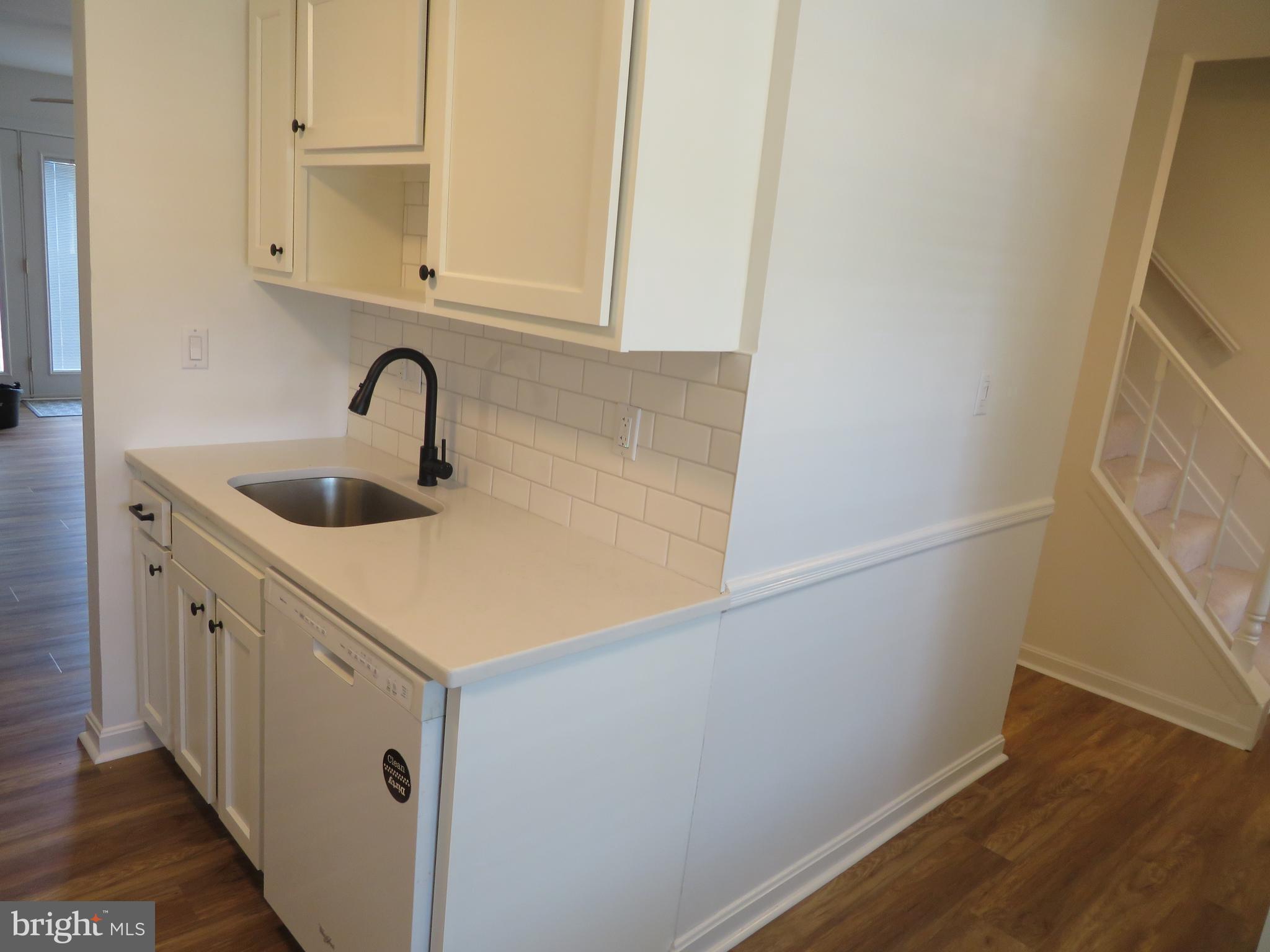 CROFTON SQUARE - Residential Lease