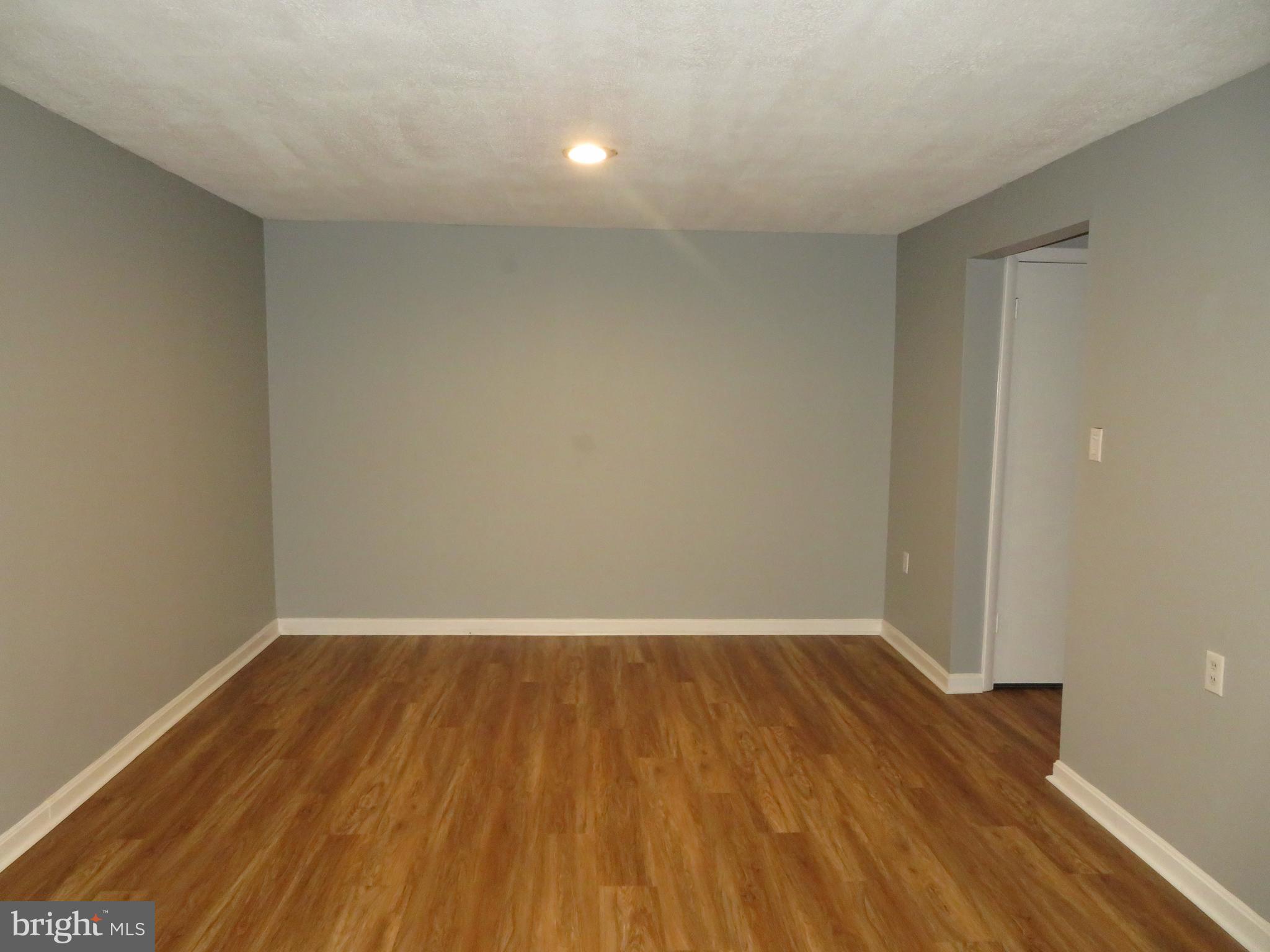 CROFTON SQUARE - Residential Lease