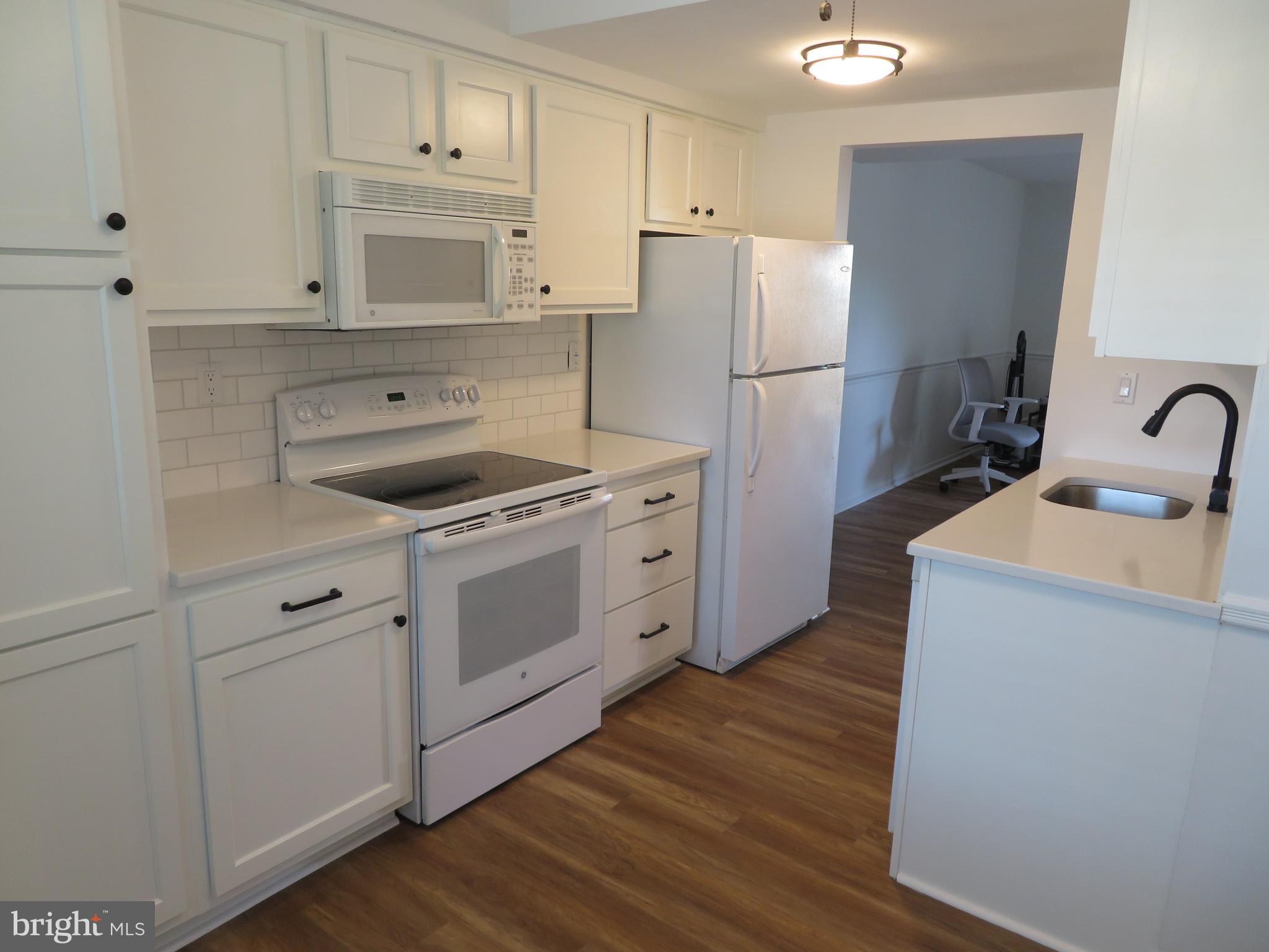 CROFTON SQUARE - Residential Lease