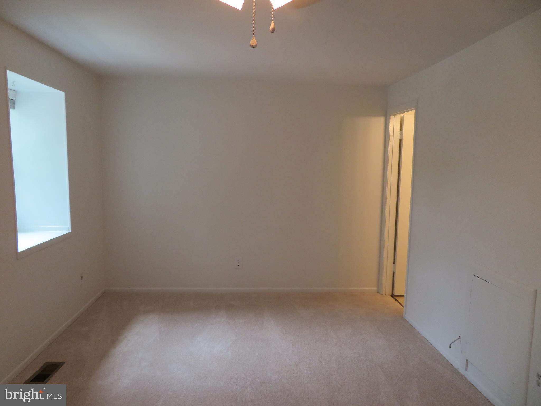 CROFTON SQUARE - Residential Lease