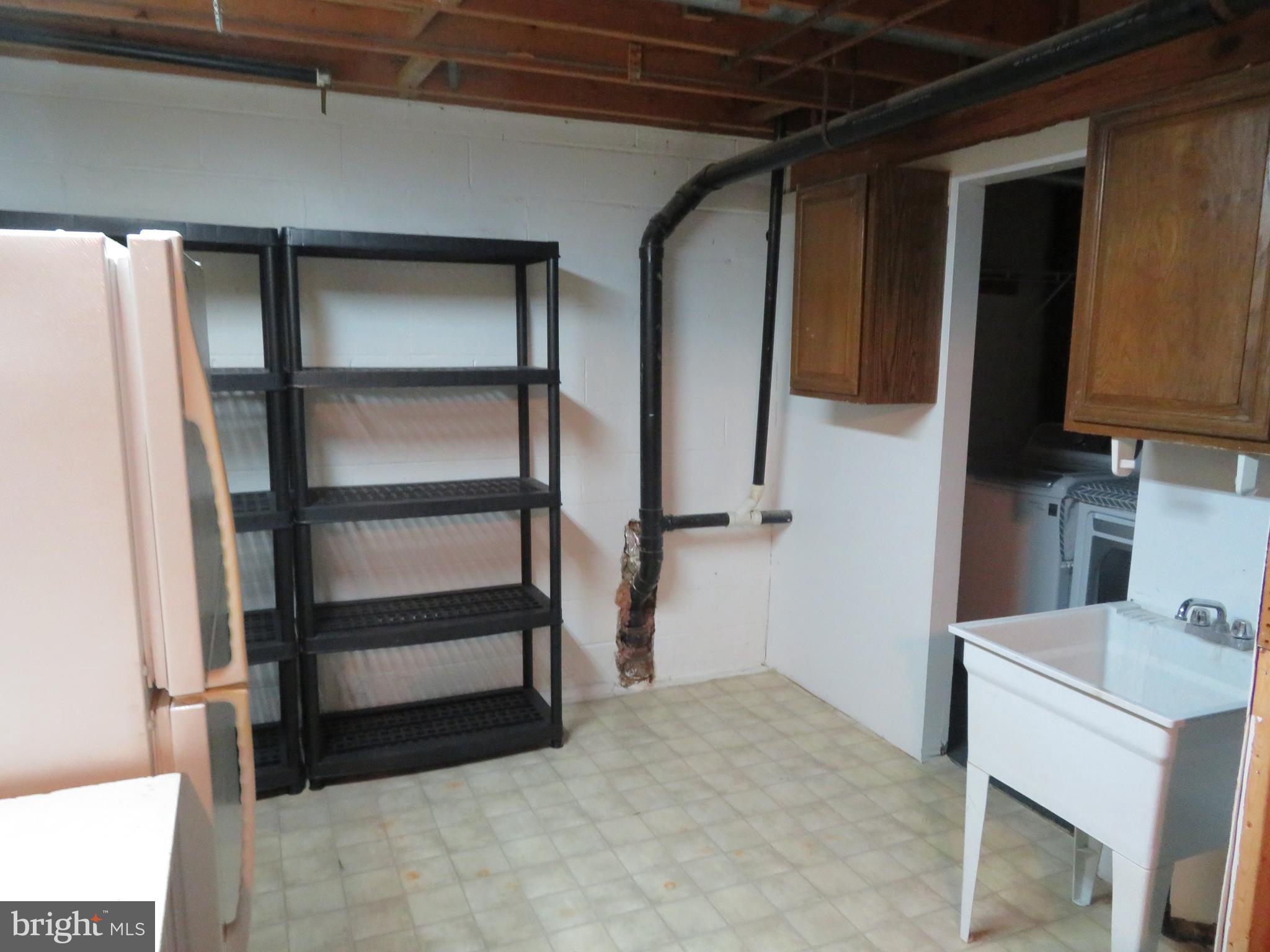 CROFTON SQUARE - Residential Lease