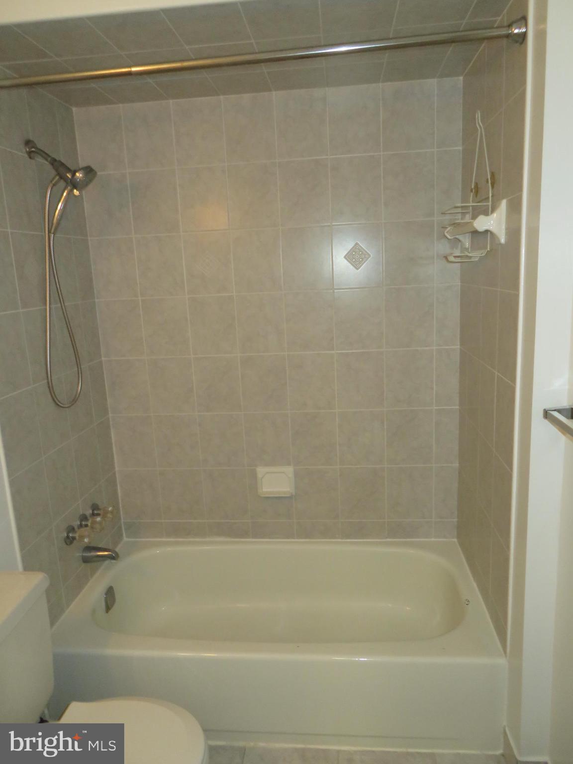 CROFTON SQUARE - Residential Lease