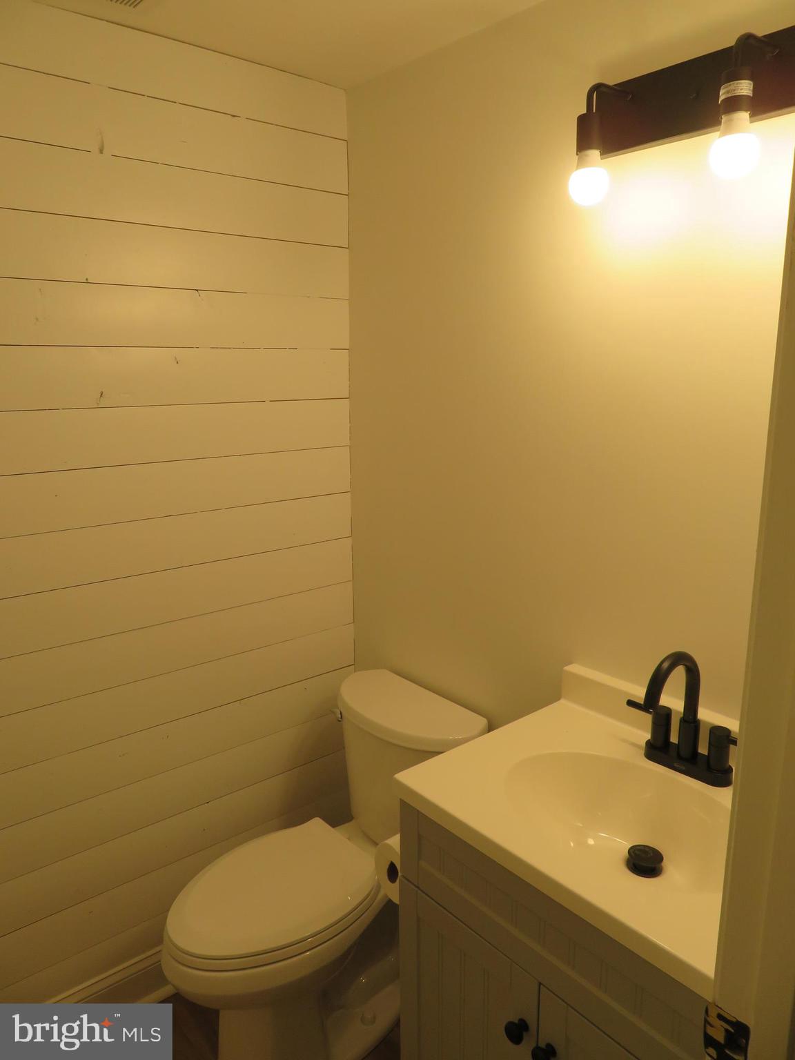 CROFTON SQUARE - Residential Lease