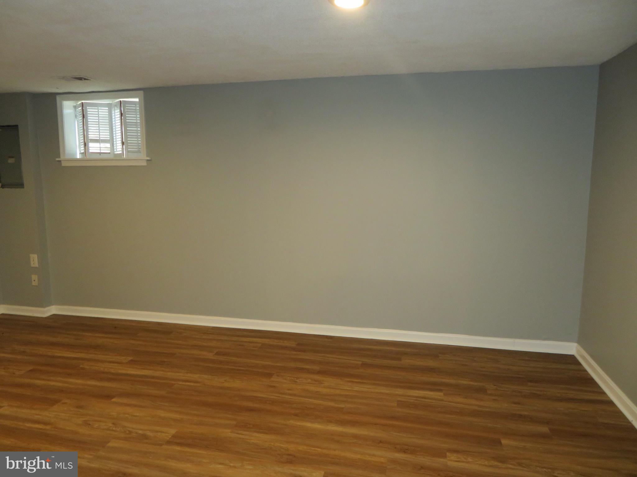 CROFTON SQUARE - Residential Lease