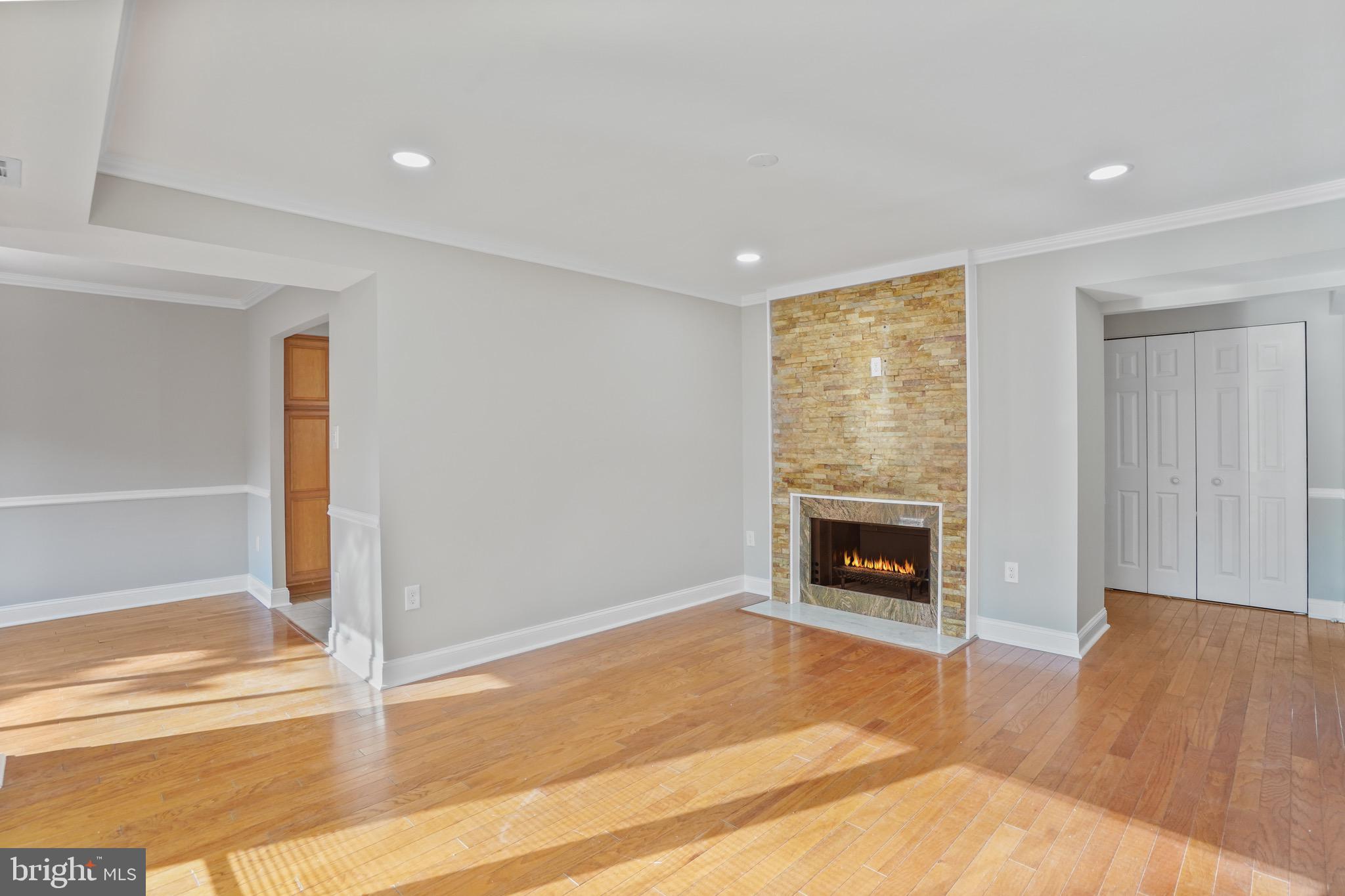 2216 SPRINGWOOD DRIVE 202