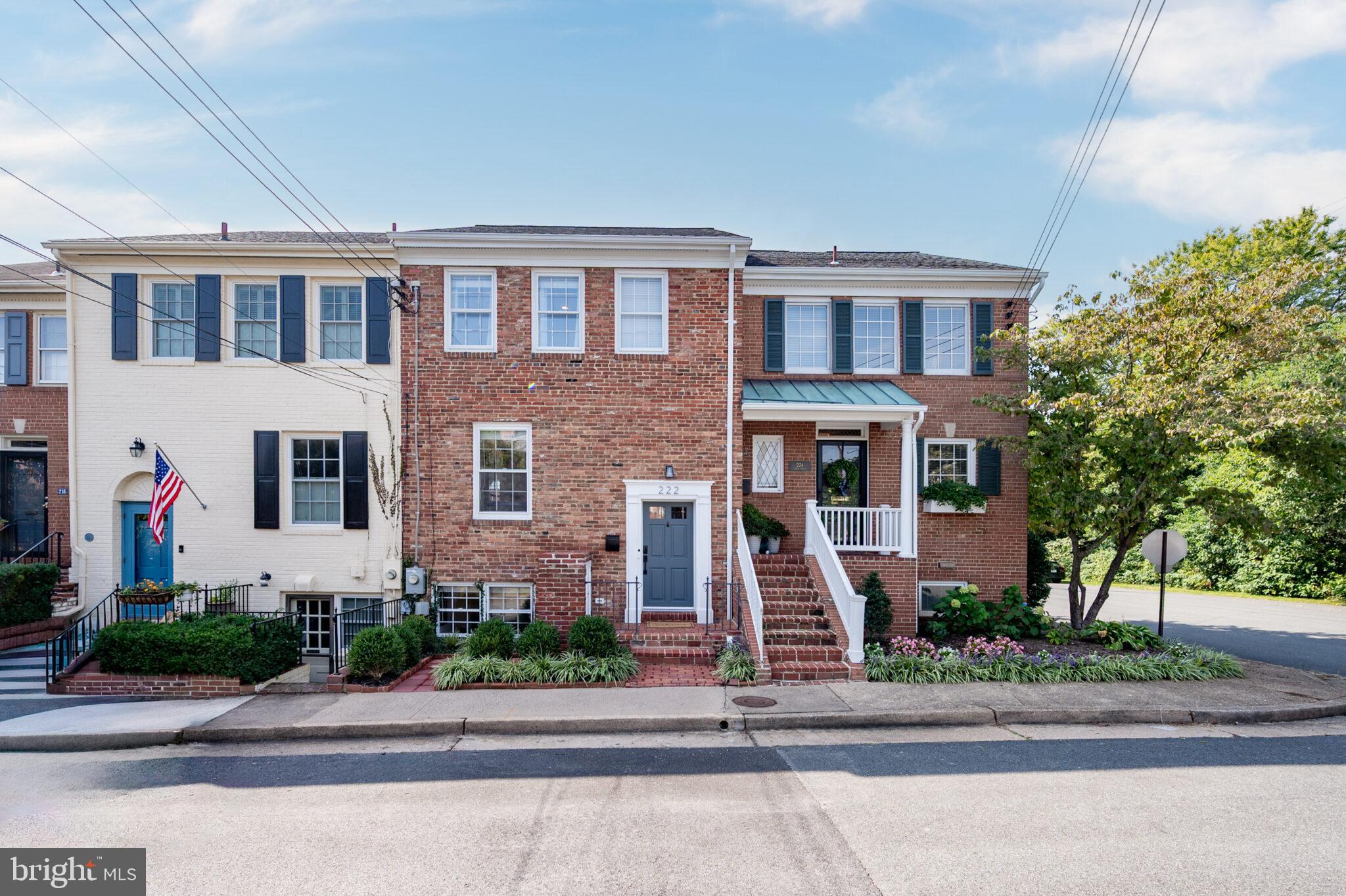 222 GREEN STREET