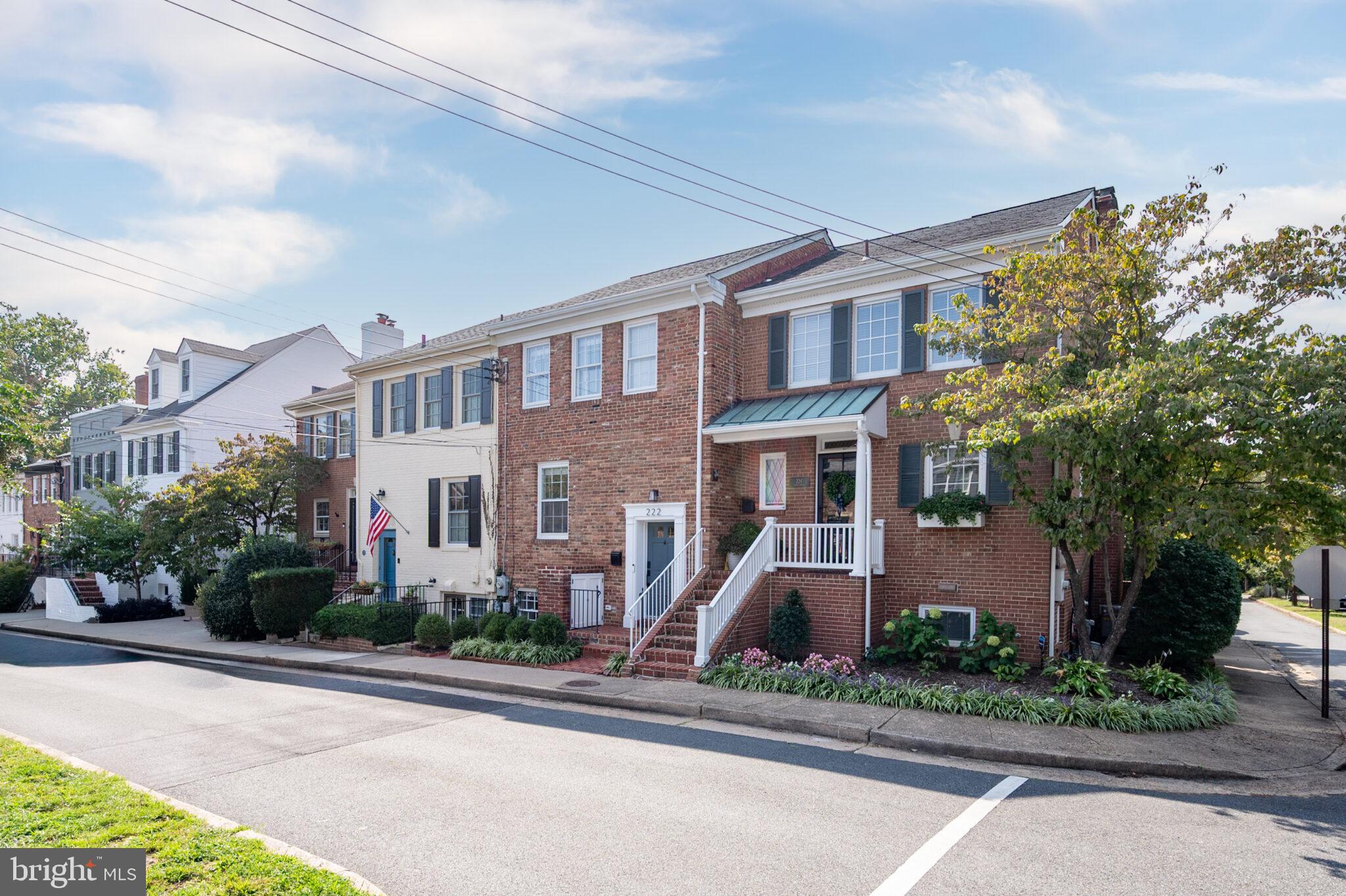 222 GREEN STREET