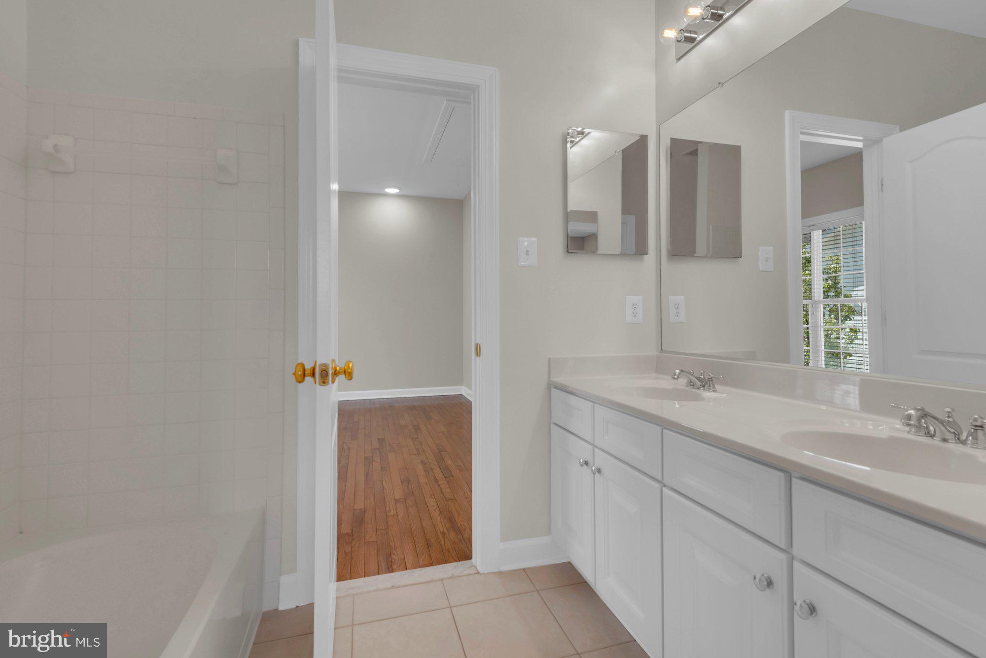 SOUTHDOWN SHORES - Residential