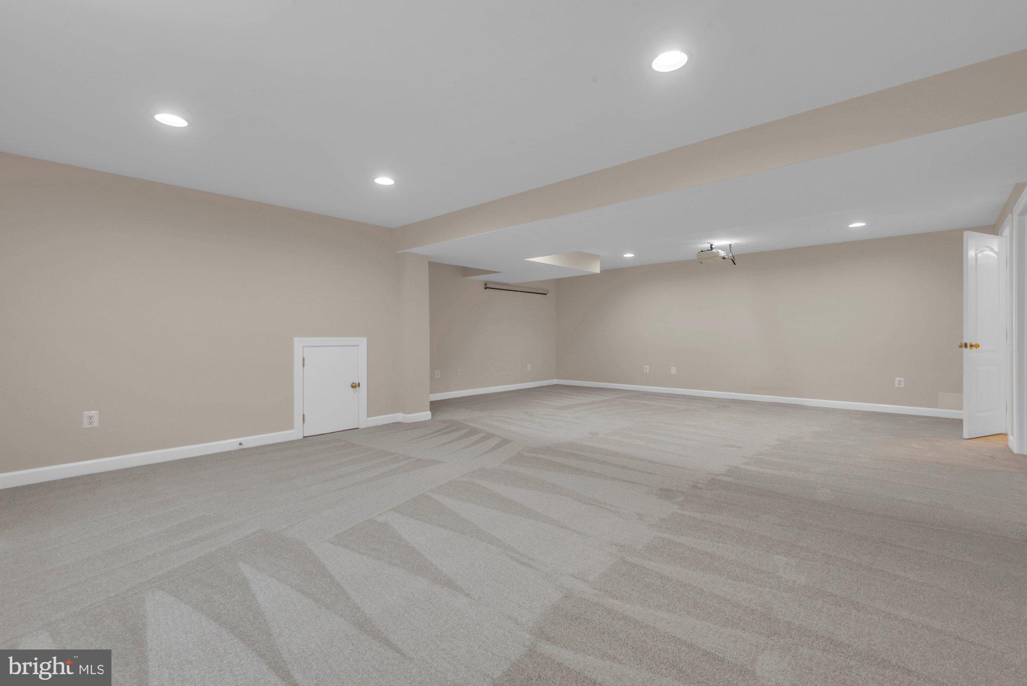 SOUTHDOWN SHORES - Residential