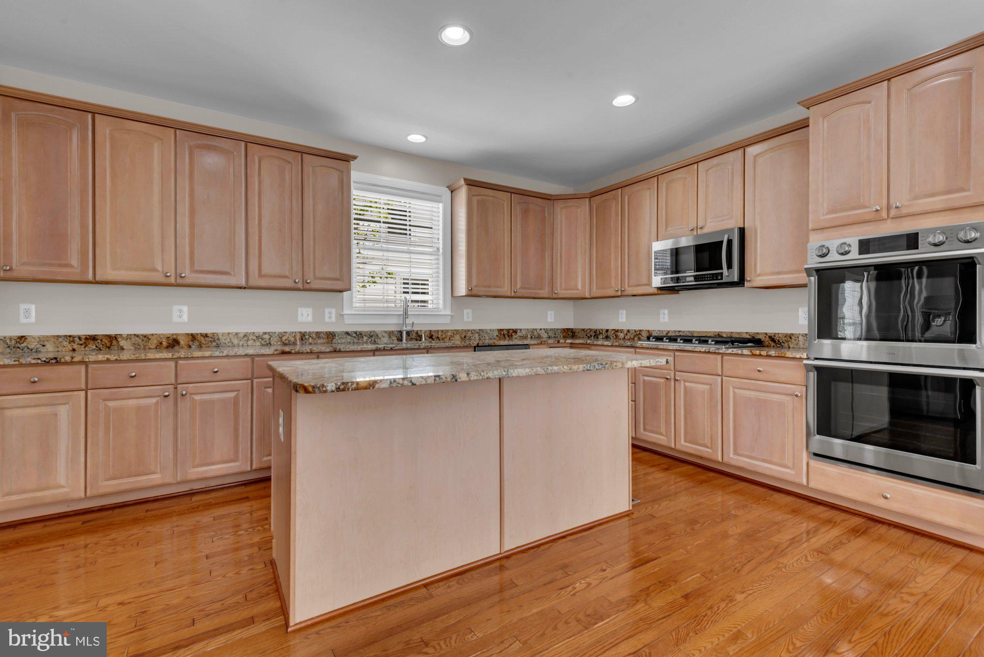 SOUTHDOWN SHORES - Residential