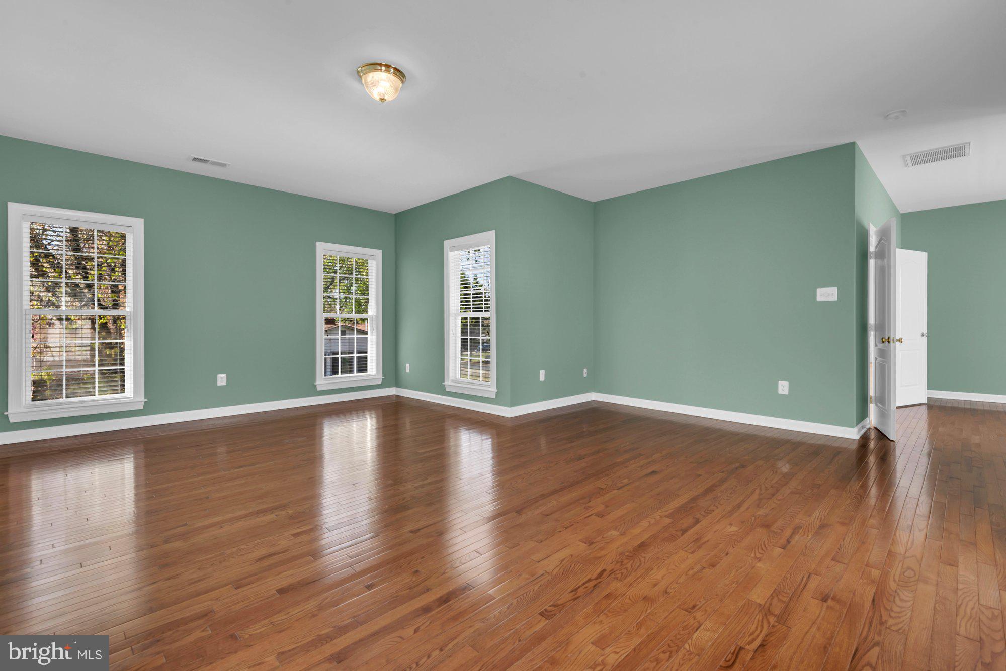 SOUTHDOWN SHORES - Residential