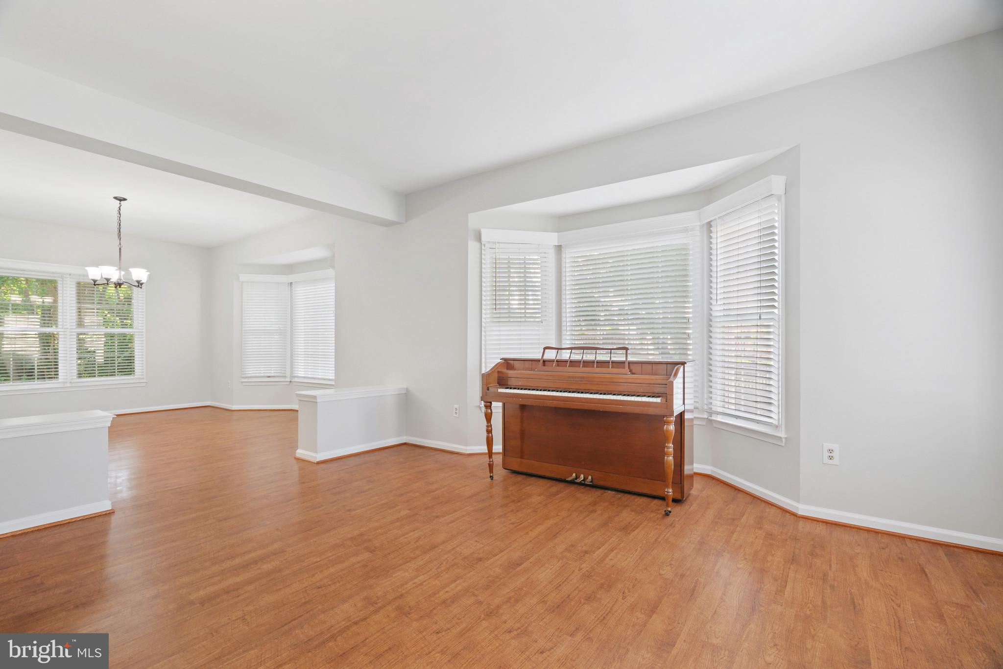 WELLINGTON/CLOVERHILL - Residential