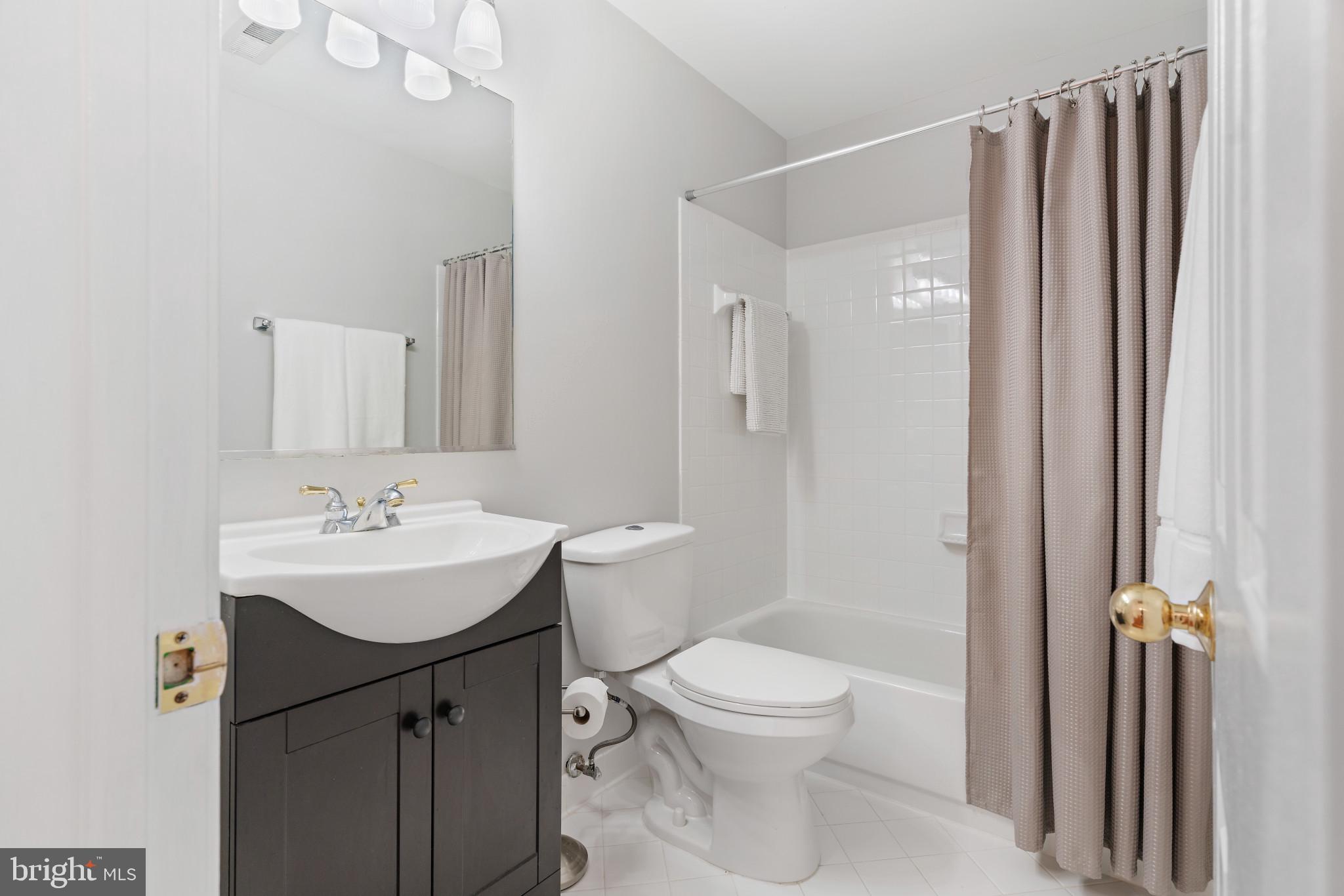 WELLINGTON/CLOVERHILL - Residential